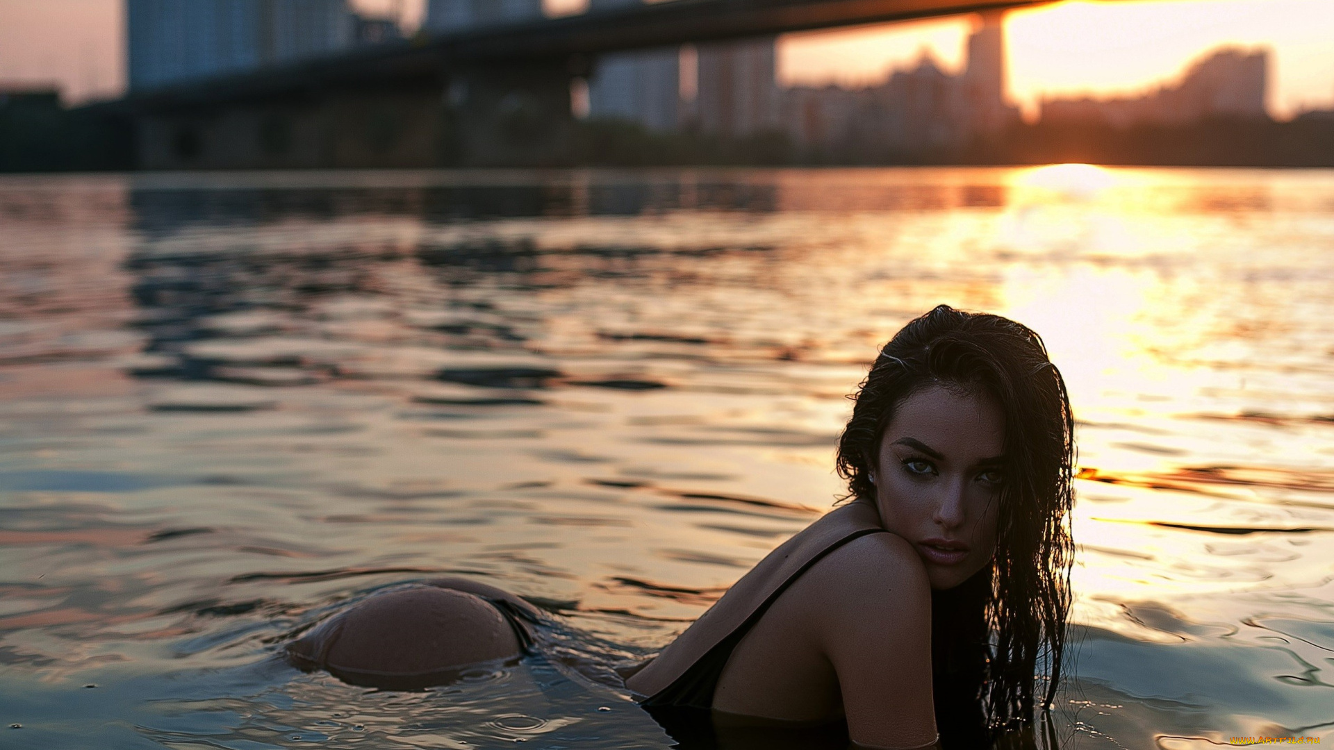 девушки, -unsort, , брюнетки, темноволосые, утро, город, мост, река, купальник, брюнетка