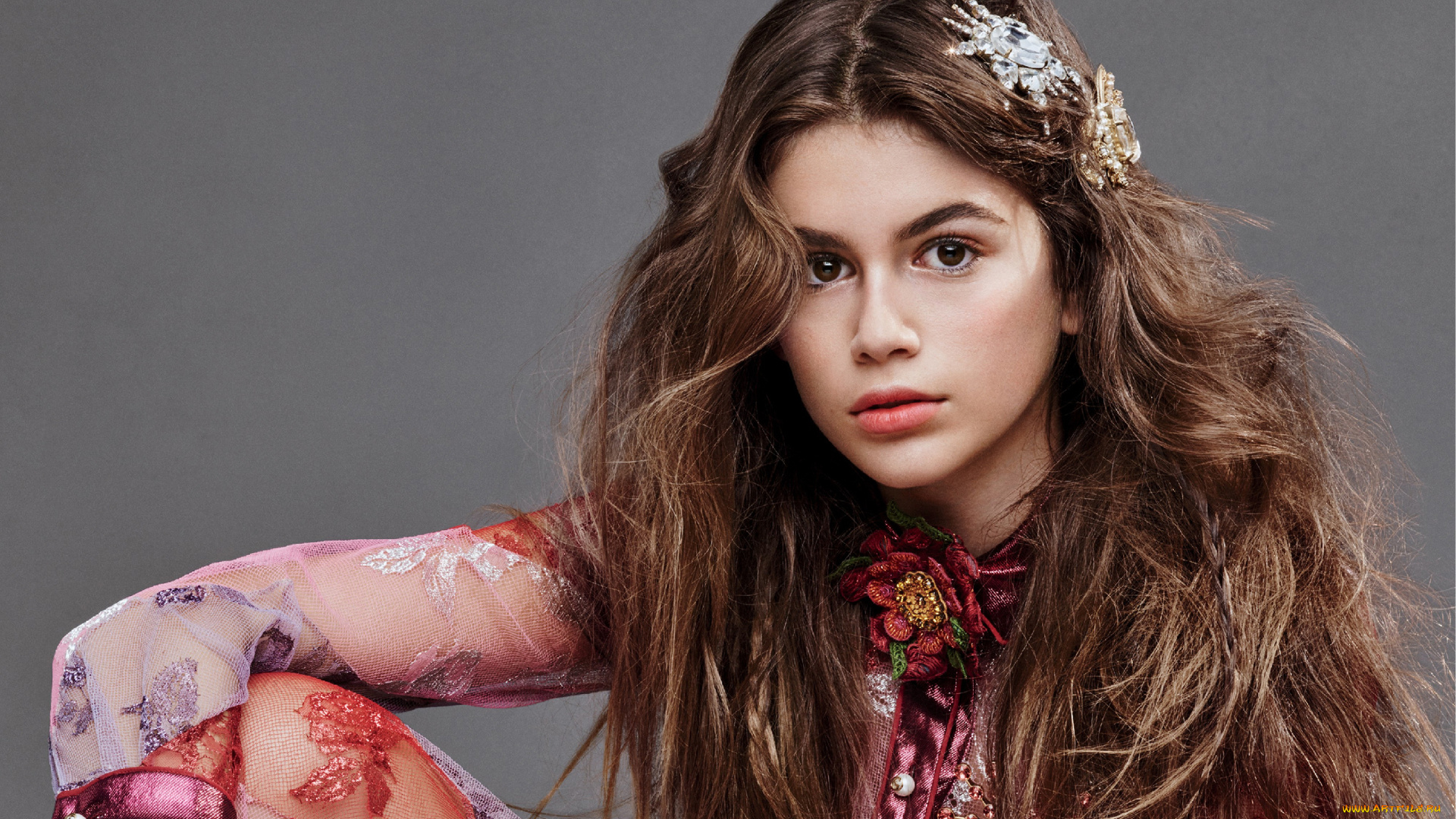 kaia, gerber, девушки, kaia, gerber, портрет, лицо, шатенка, девушка, модель, красотка, взгляд, макияж, поза, причёска, актриса