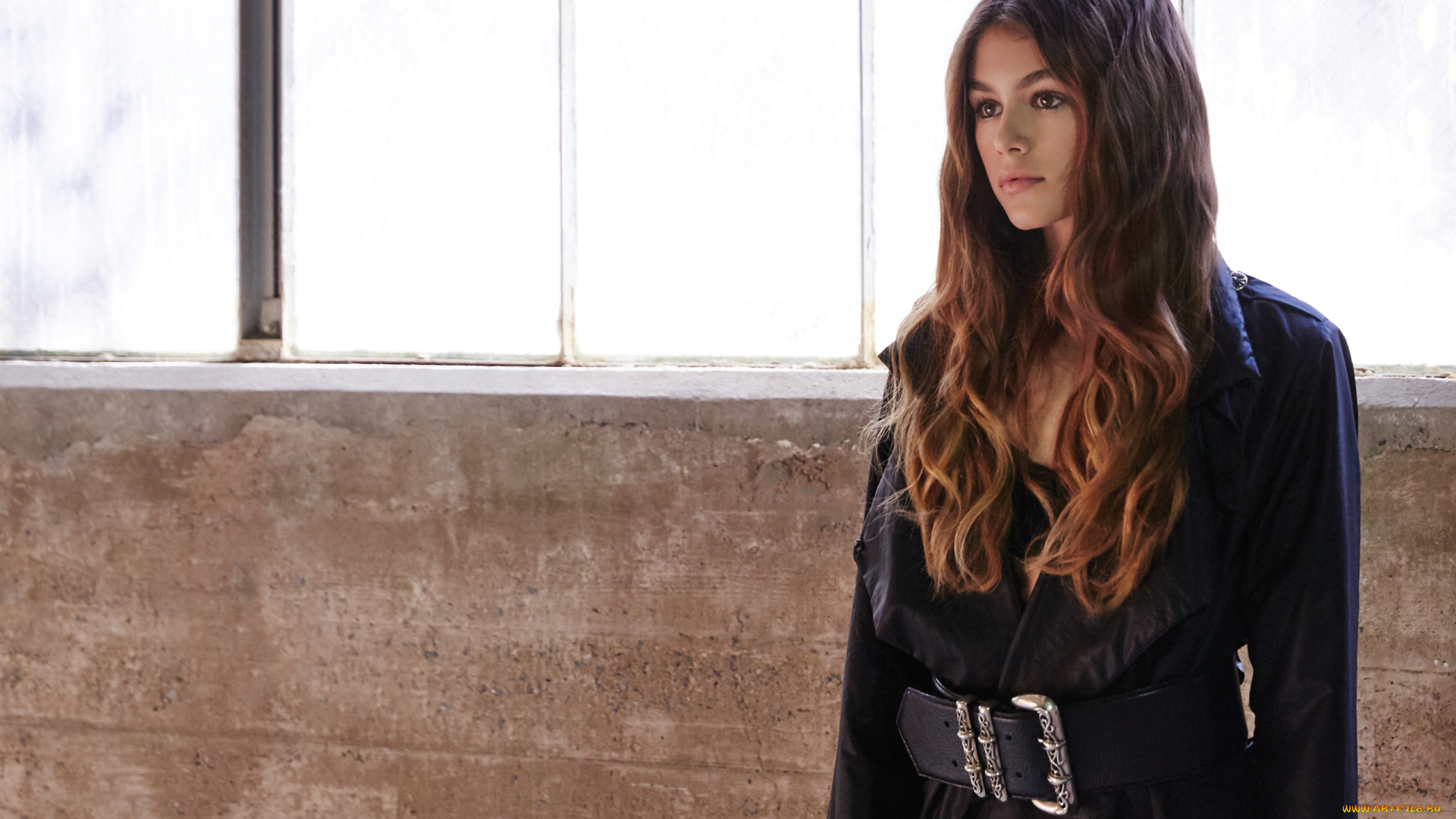 kaia, gerber, девушки, kaia, gerber, стройная, сексуальная, поза, шатенка, девушка, модель, красотка, взгляд, макияж, причёска, актриса