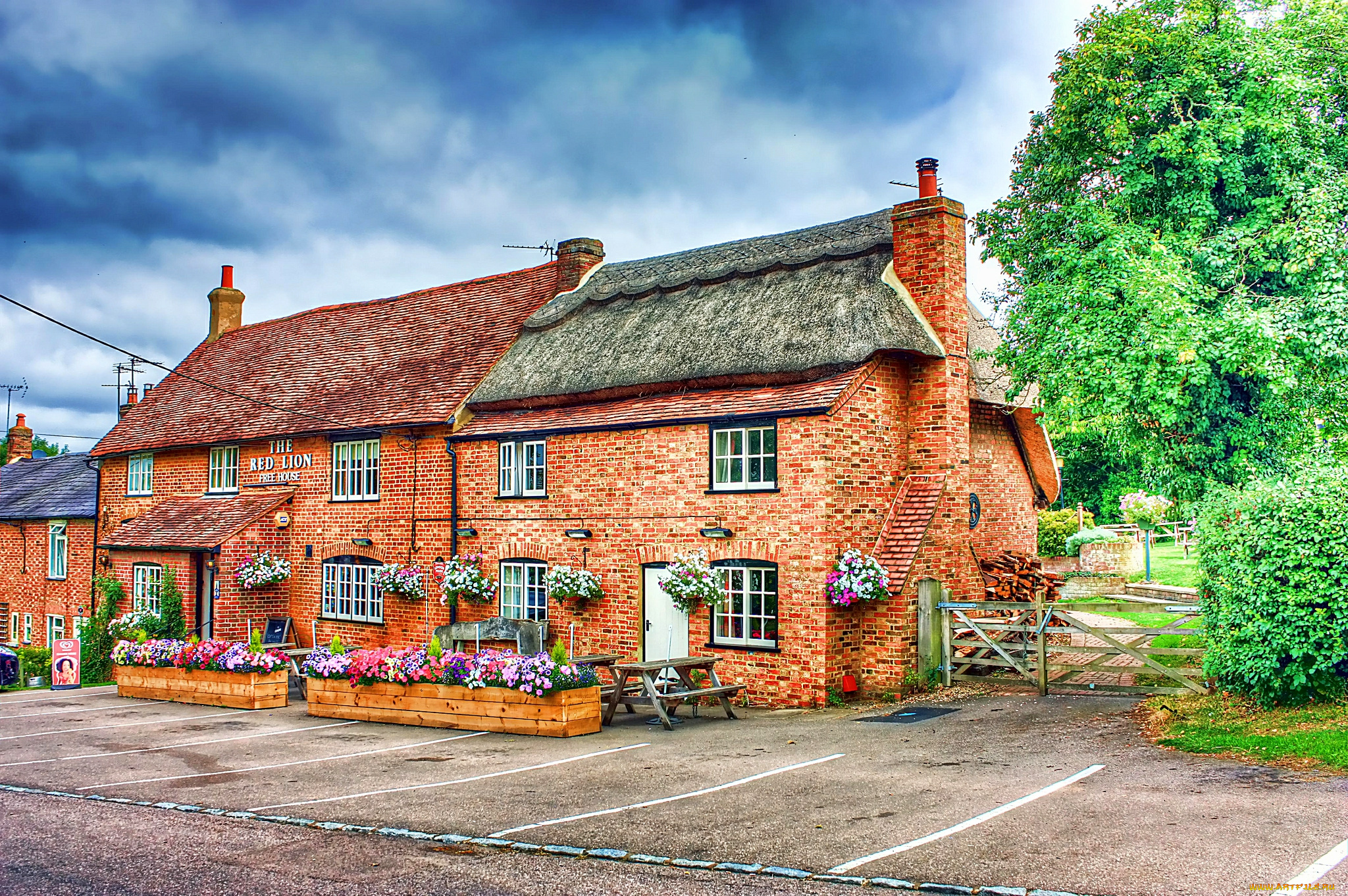 города, здания, дома, улица, дом, газон, клумбы, деревья