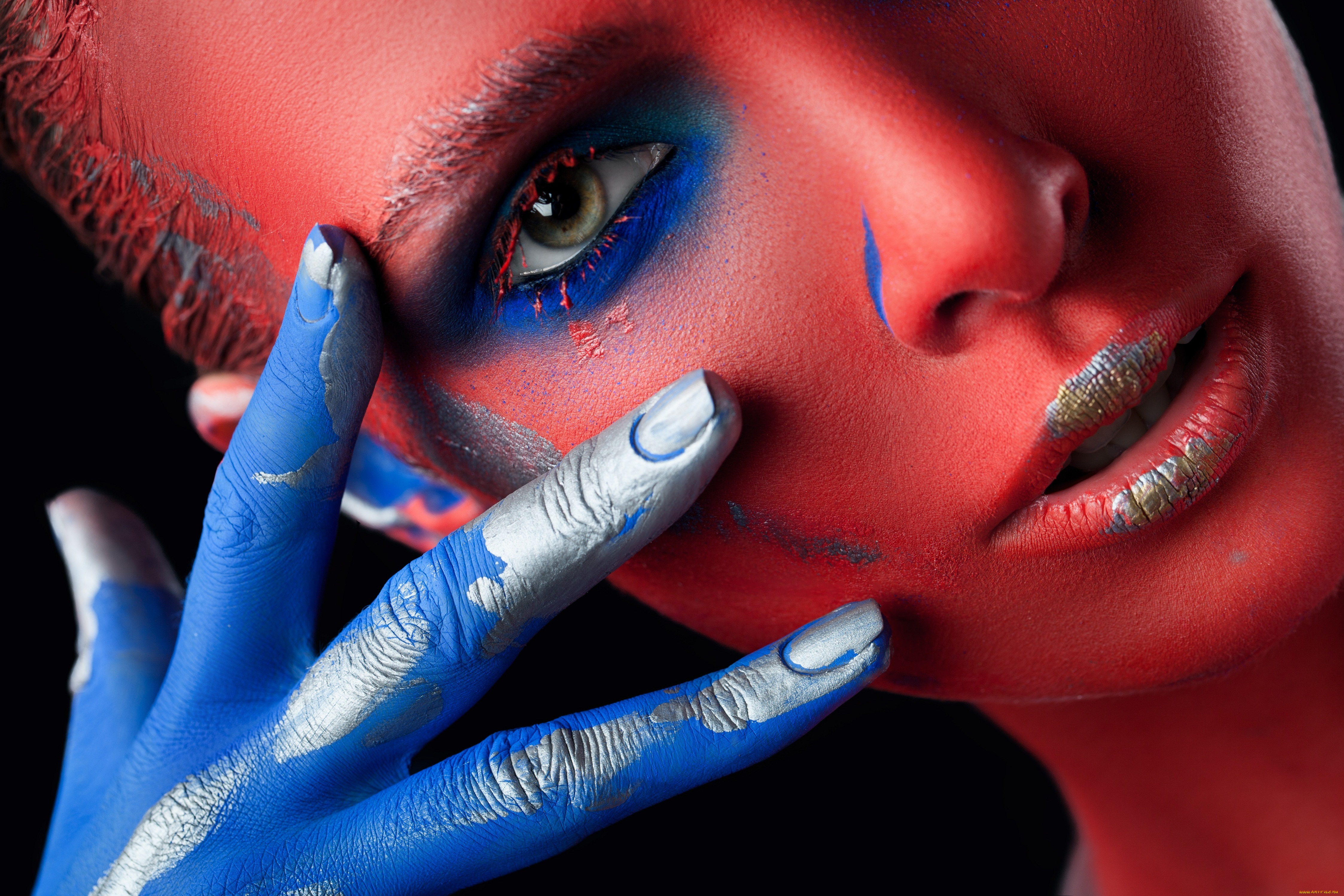 девушки, -unsort, , креатив, взгляд, фон, рука, лицо, цвета, краски, девушка, стиль