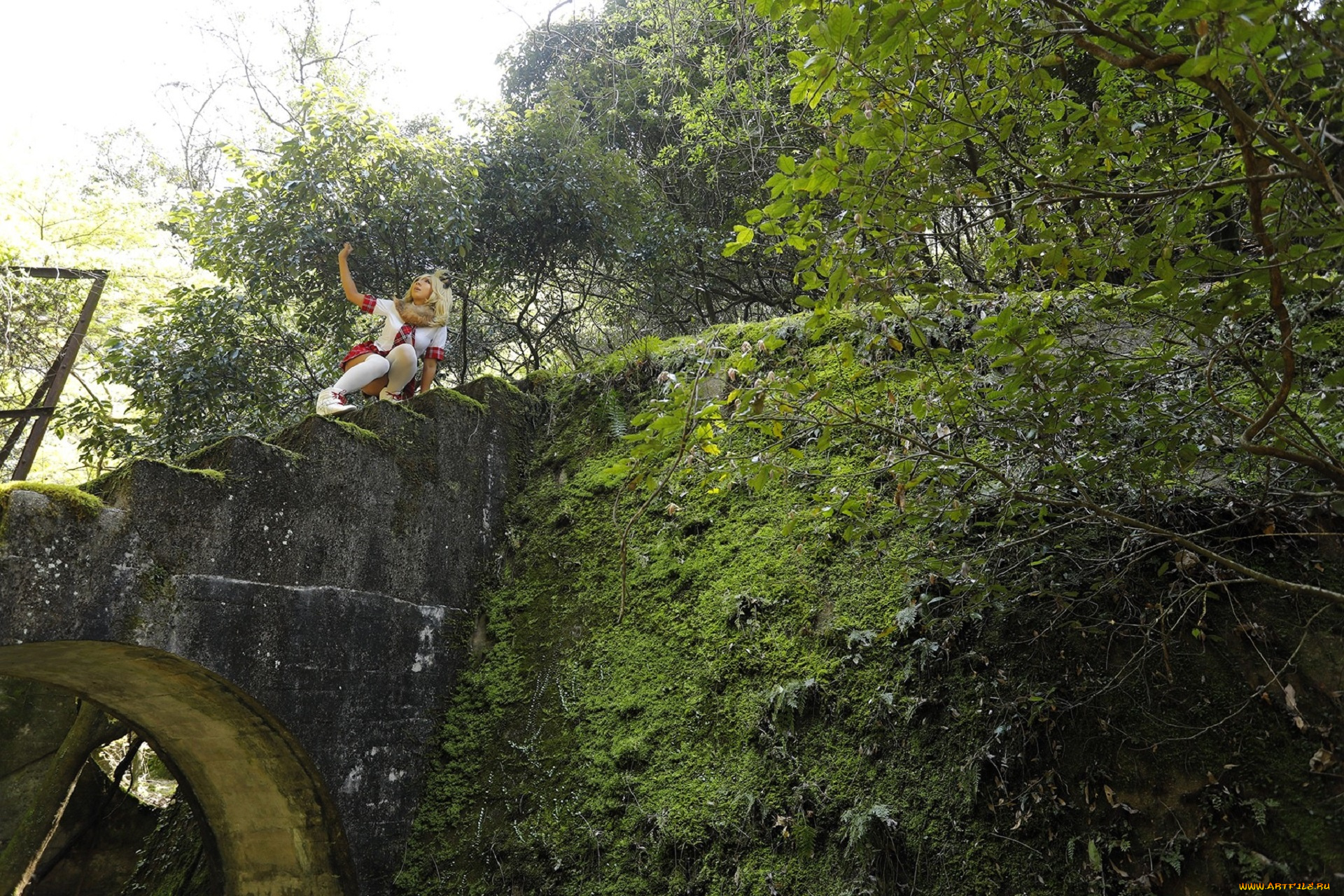 девушки, nonsummerjack, образ, косплей, наряд, костюм, горы, обрыв, мох, растения, развлины, ступени