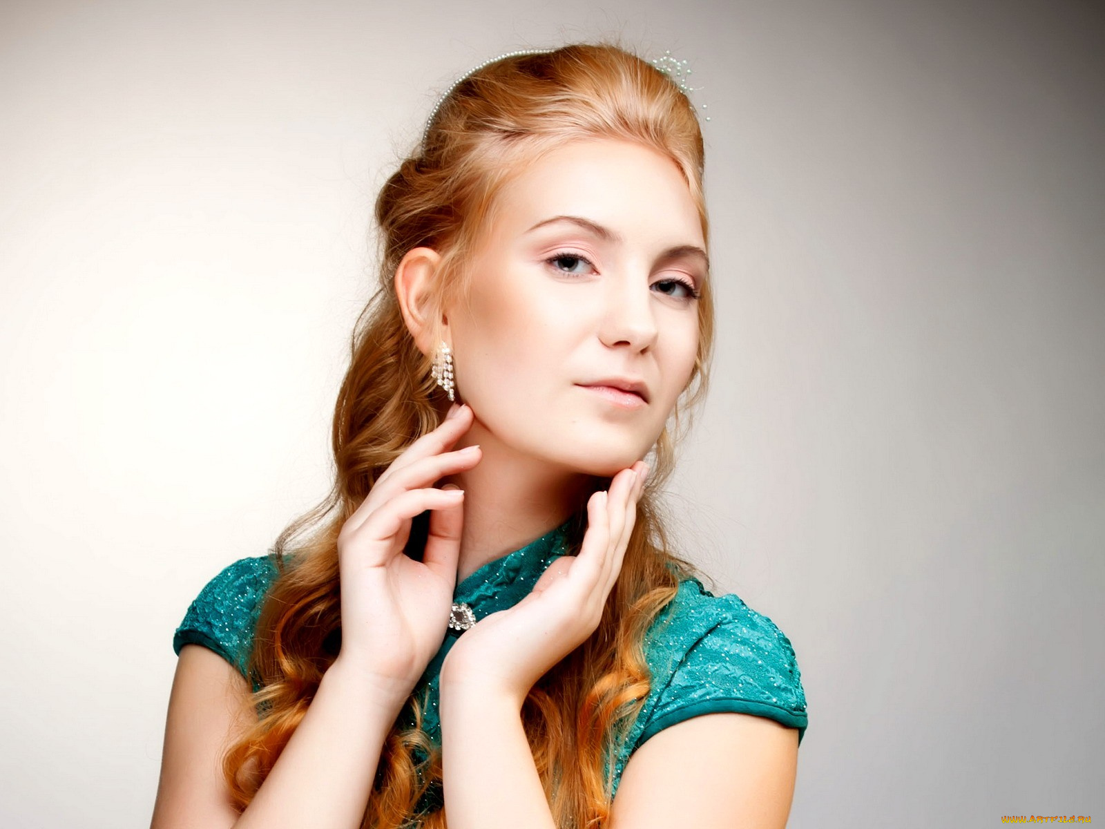 Александра, Остроухова, девушки