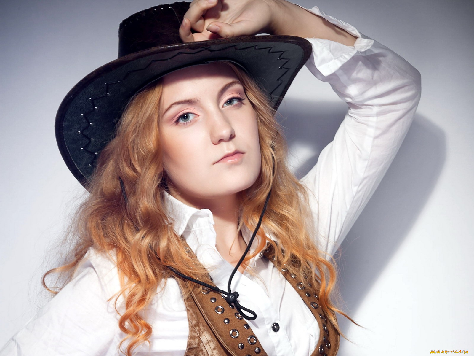 Александра, Остроухова, девушки