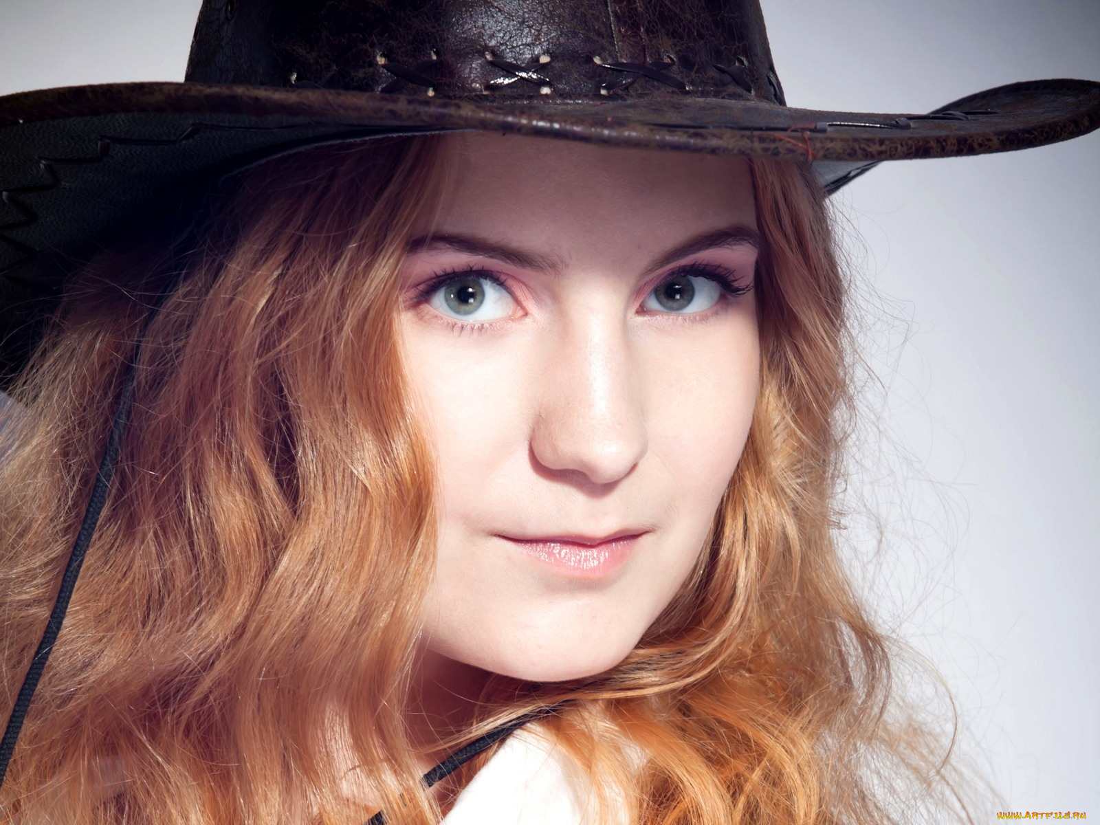 Александра, Остроухова, девушки