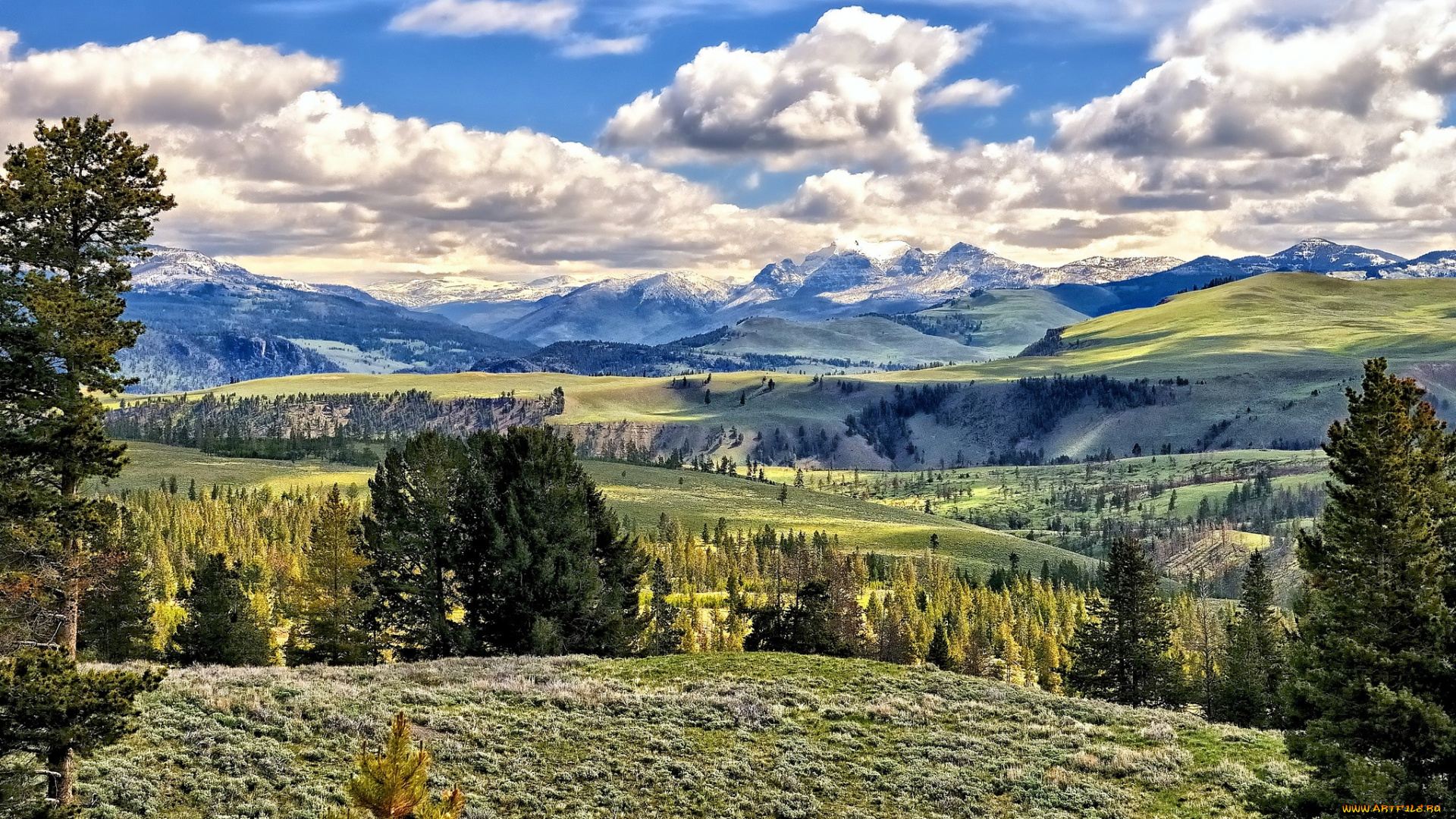 природа, пейзажи, облака, простор, луга, равнина, горы, деревья, трава