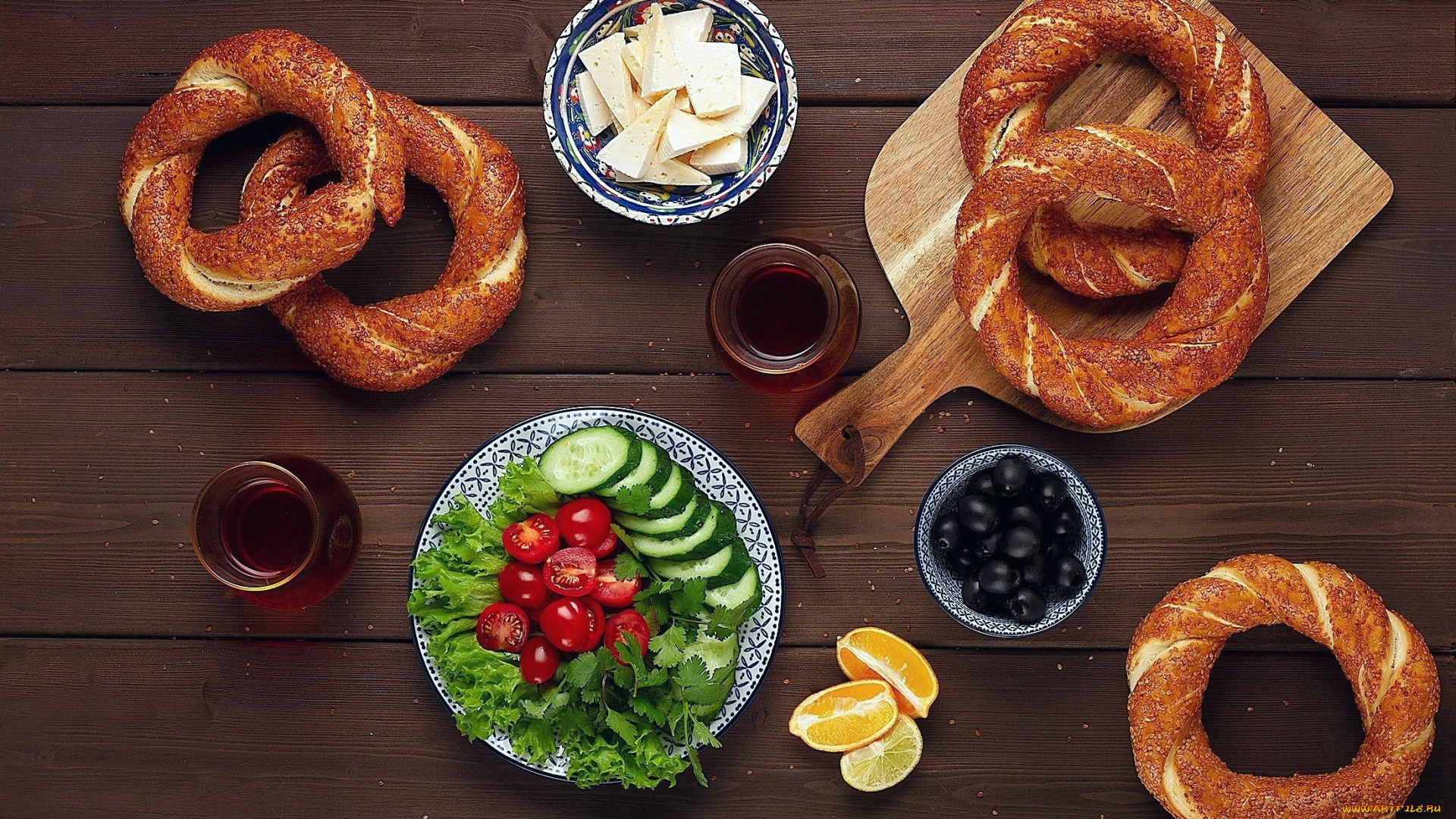 еда, разное, бейглы, помидоры, огурцы, маслины, сыр