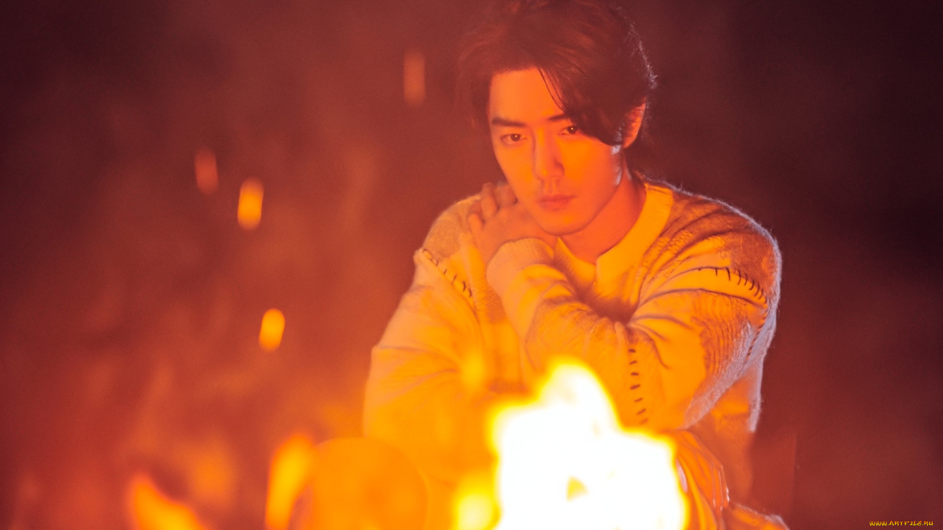 мужчины, xiao, zhan, актер, свитер, костер, огонь, искры