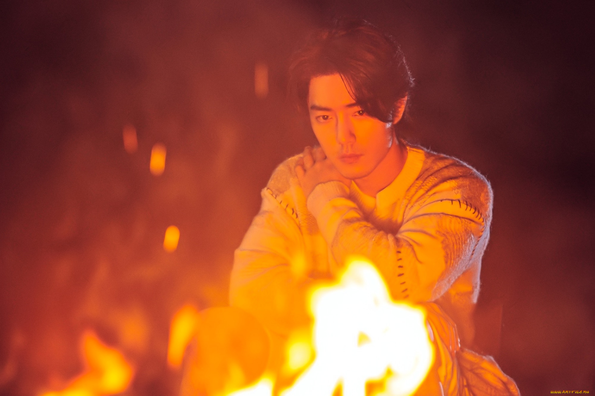 мужчины, xiao, zhan, актер, свитер, костер, огонь, искры