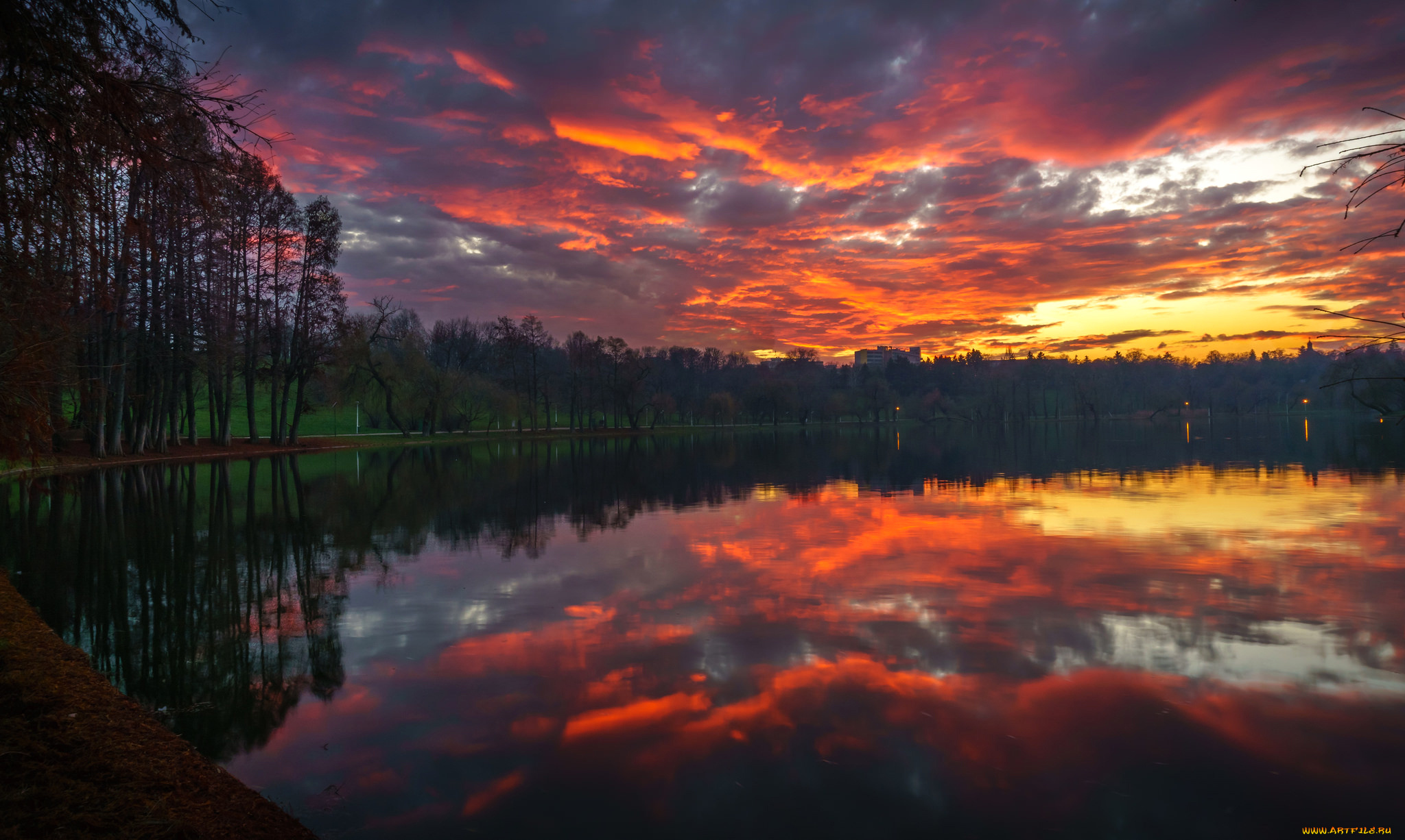 природа, реки, озера, парк, дом, зарево, облака, небо, пруд, деревья
