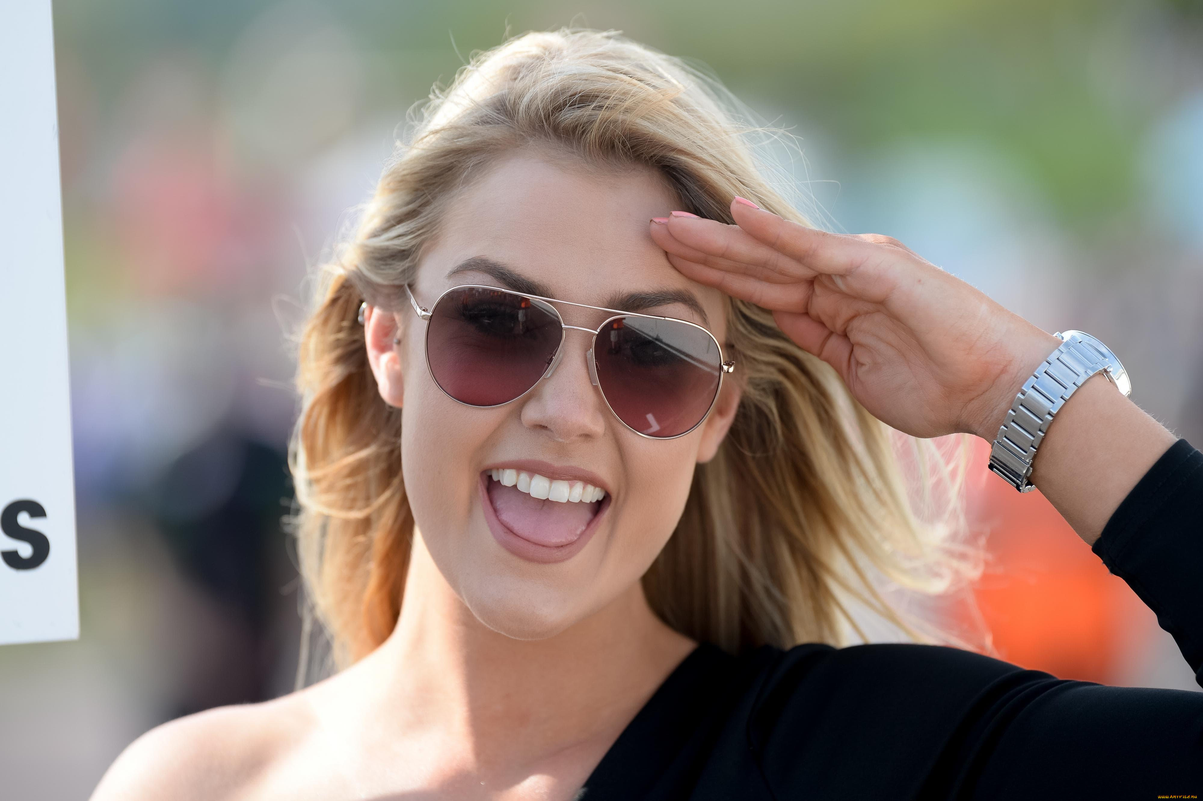 девушки, -unsort, , лица, , портреты, очки, часы, лицо, блондинка, рука, улыбка