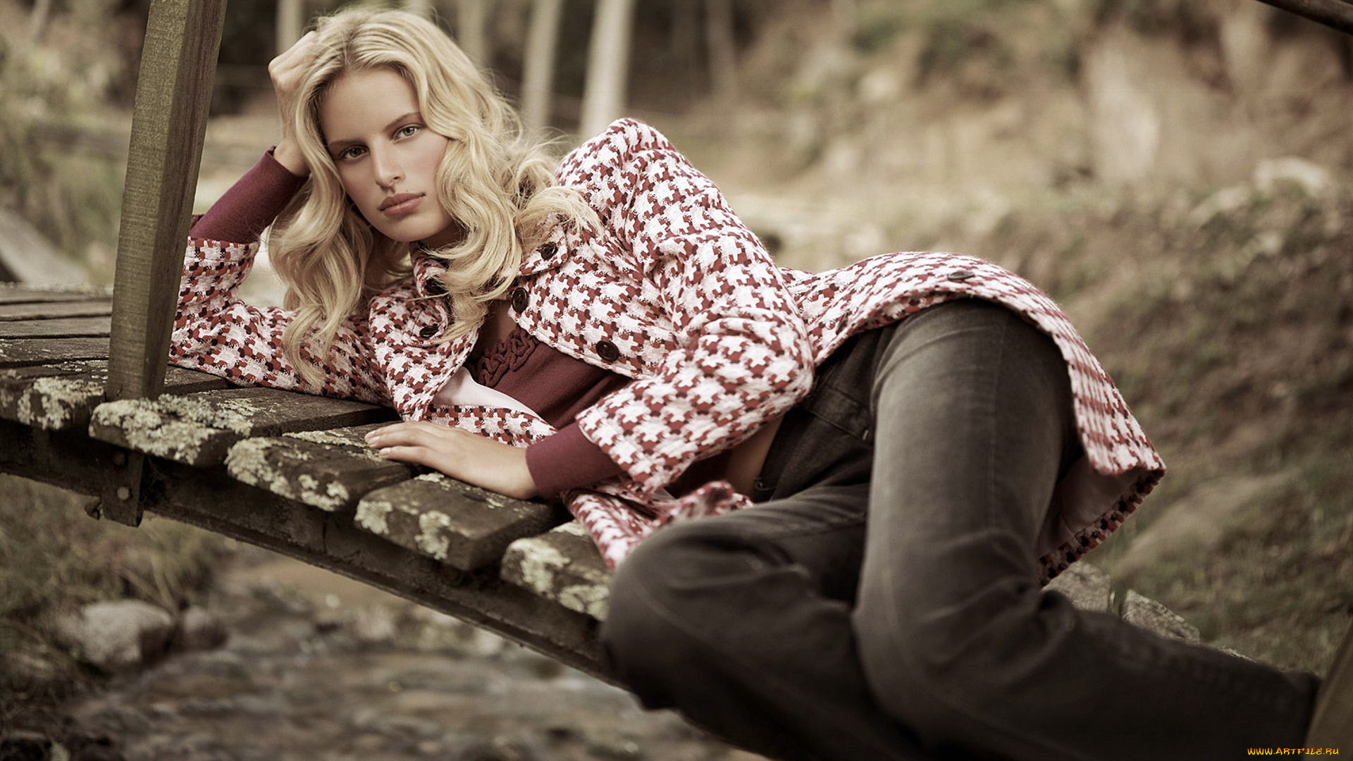 девушки, karolina, kurkova, модель, блондинка, пальто, брюки, мост