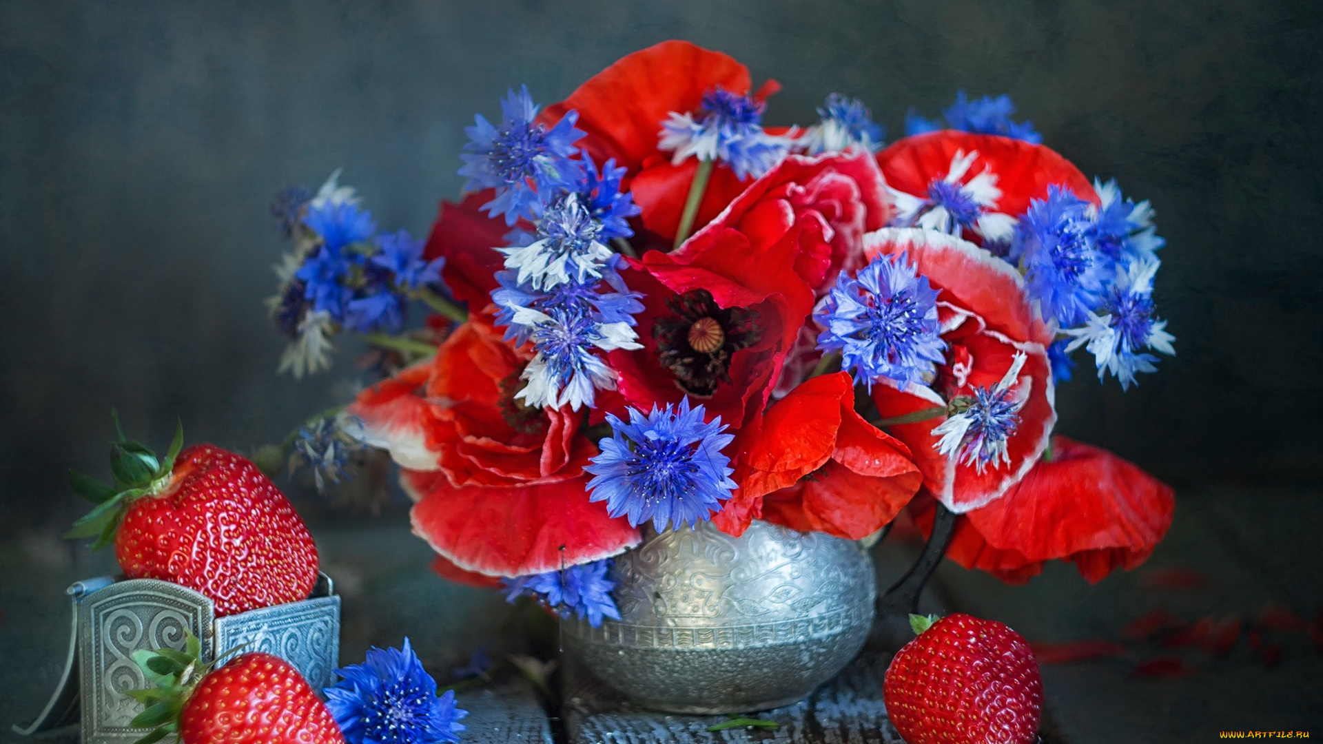 еда, клубника, , земляника, васильки, ягоды, маки