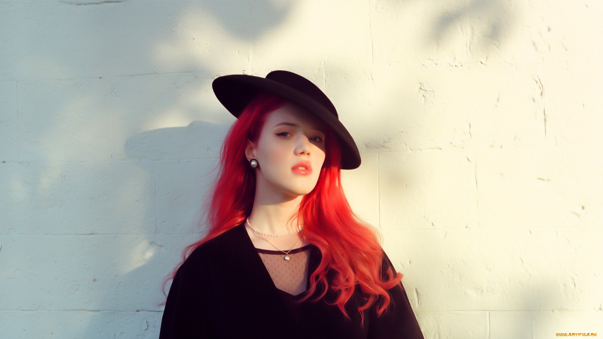 девушки, лада, люмос, красноволосая, шляпа, стена