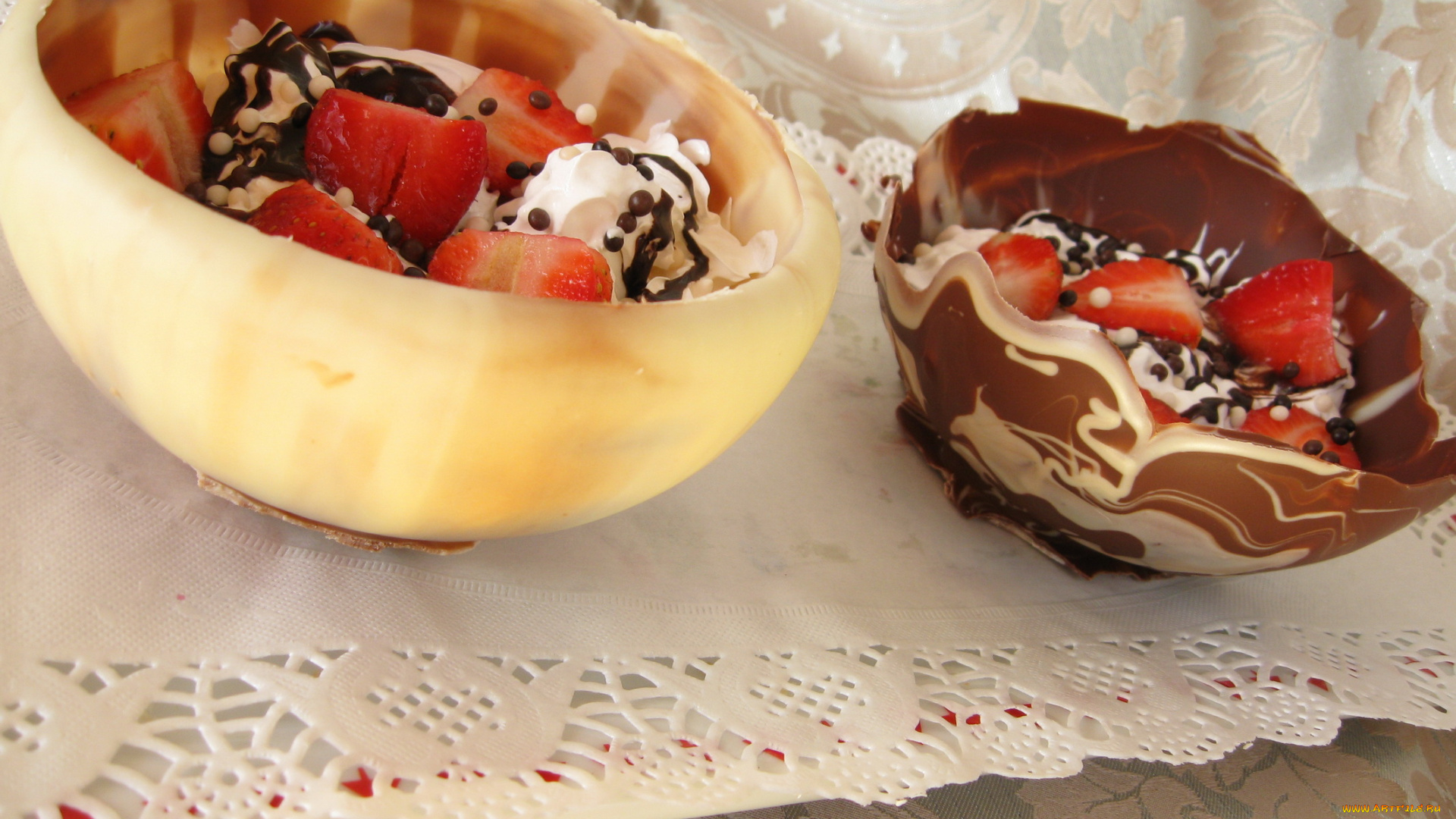 автор, varvarra, еда, мороженое, десерты, десерт, шоколадные, тарелки, клубника