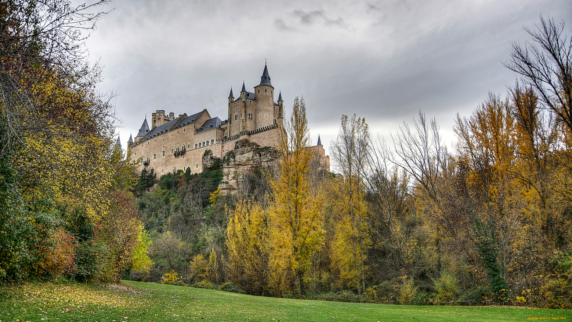 города, -, дворцы, , замки, , крепости, осень, деревья, испания, алькасар, трава, скала, сеговия, пейзаж, дворец, крепость