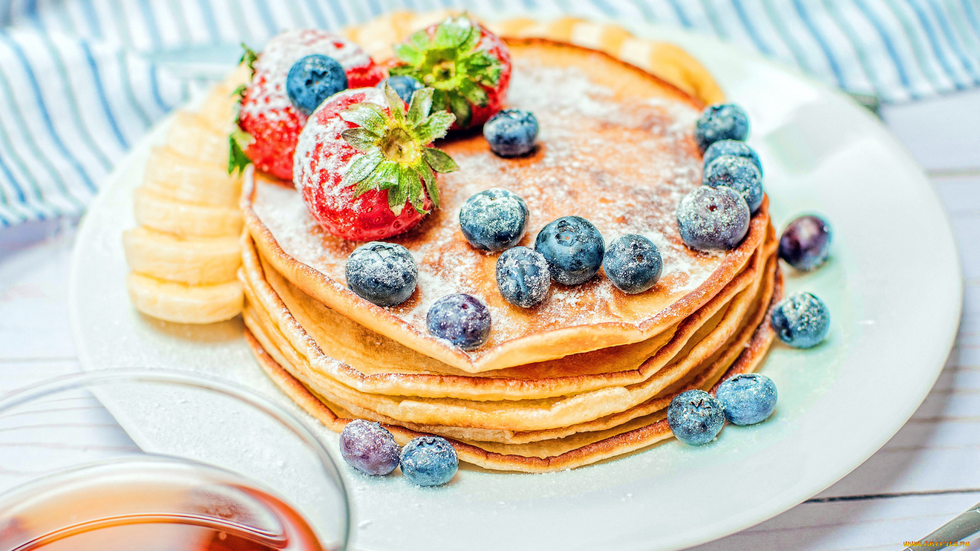 еда, блины, , оладьи, ягоды, черника, клубника