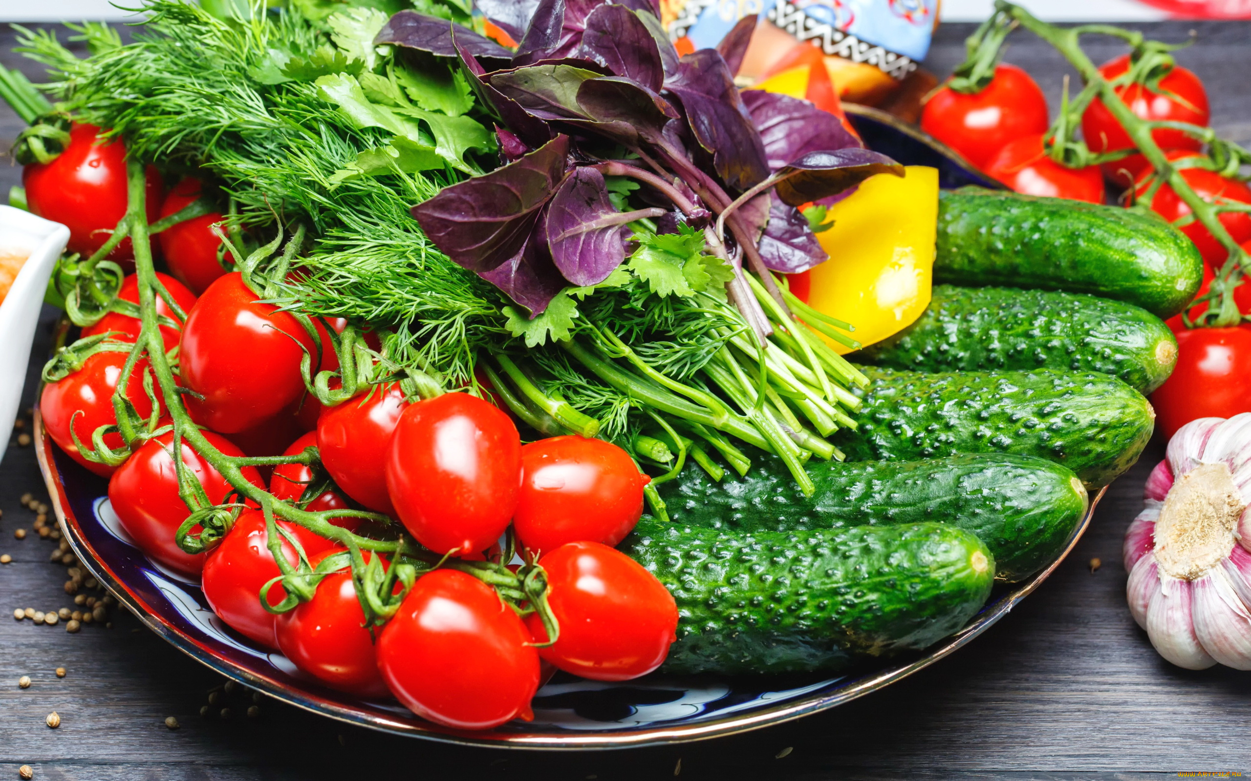 еда, овощи, чеснок, огурцы, помидоры, укроп, базилик