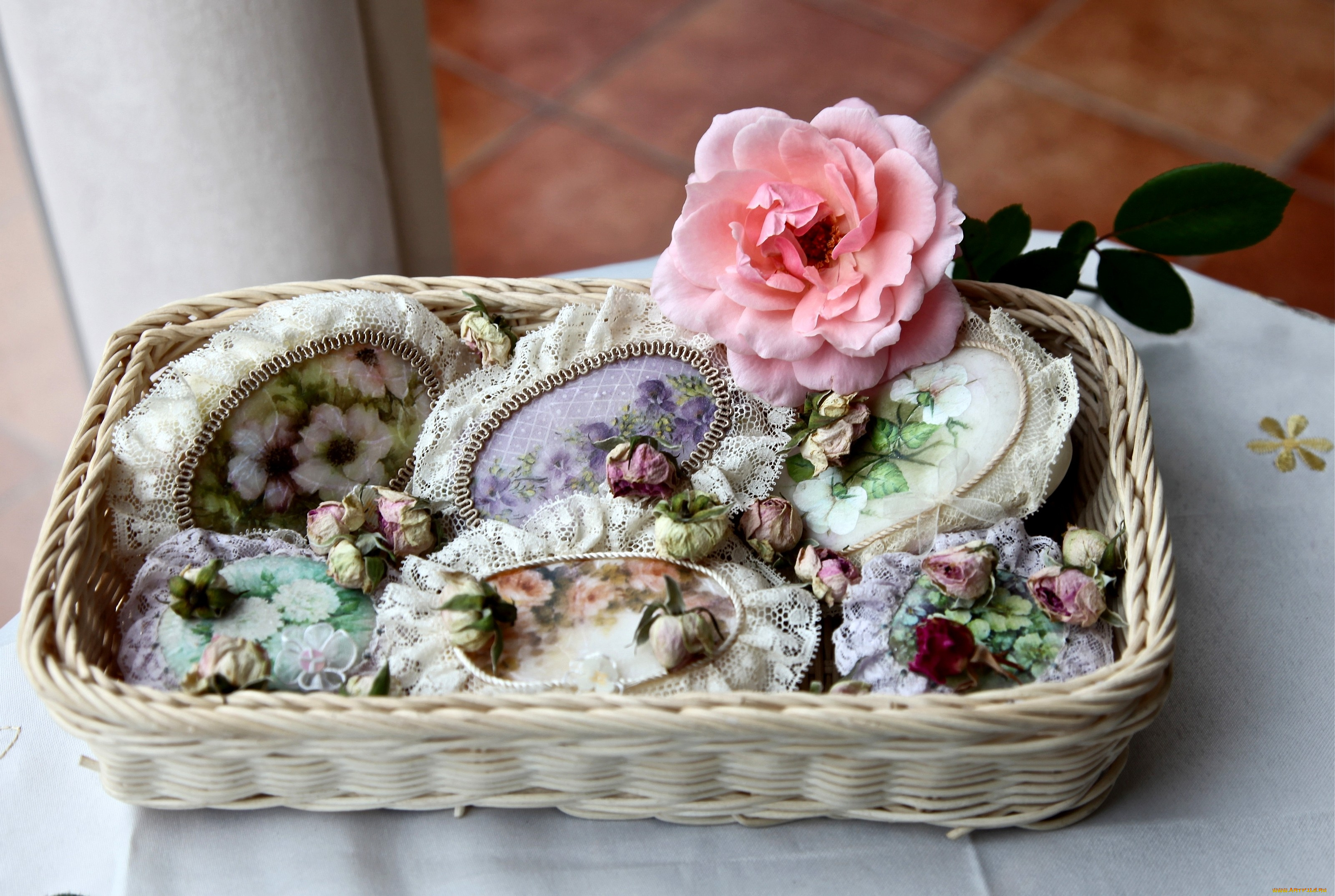 разное, сувениры, корзинка, роза, фарфор, роспись, кружева