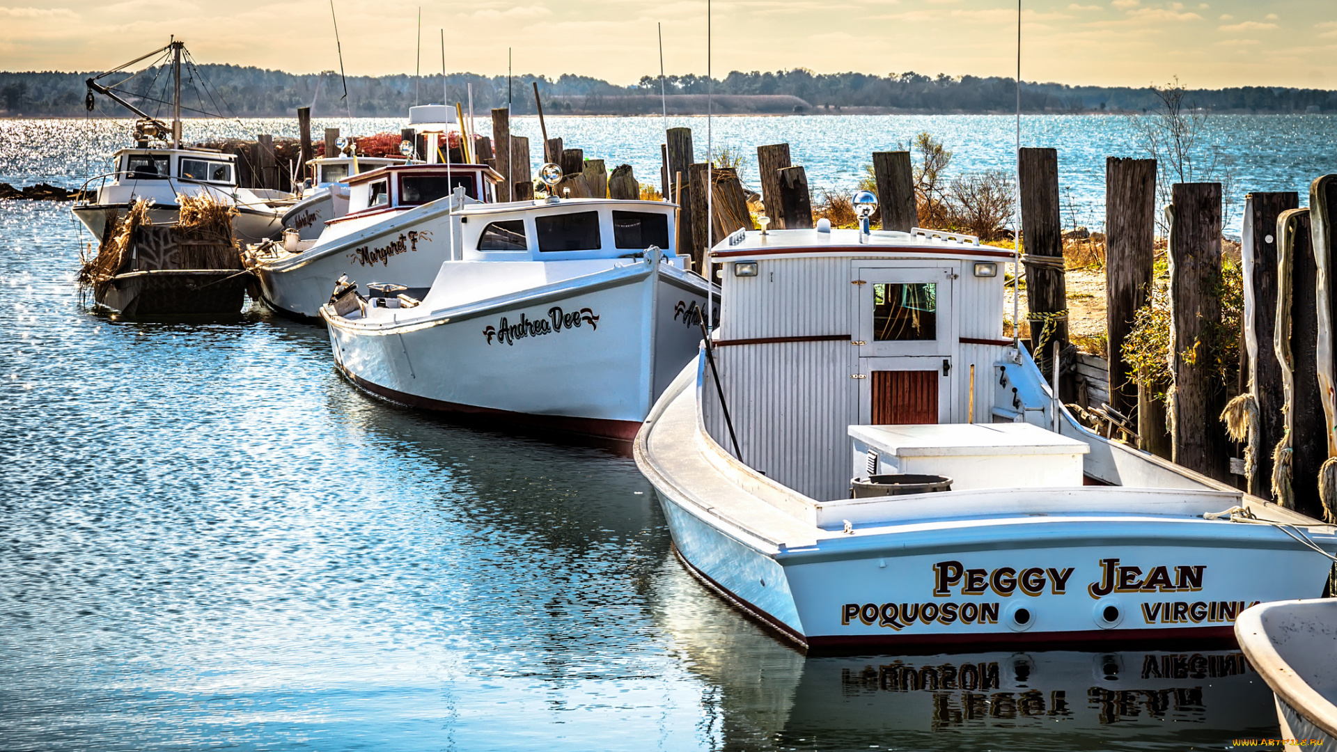 корабли, катера, причал