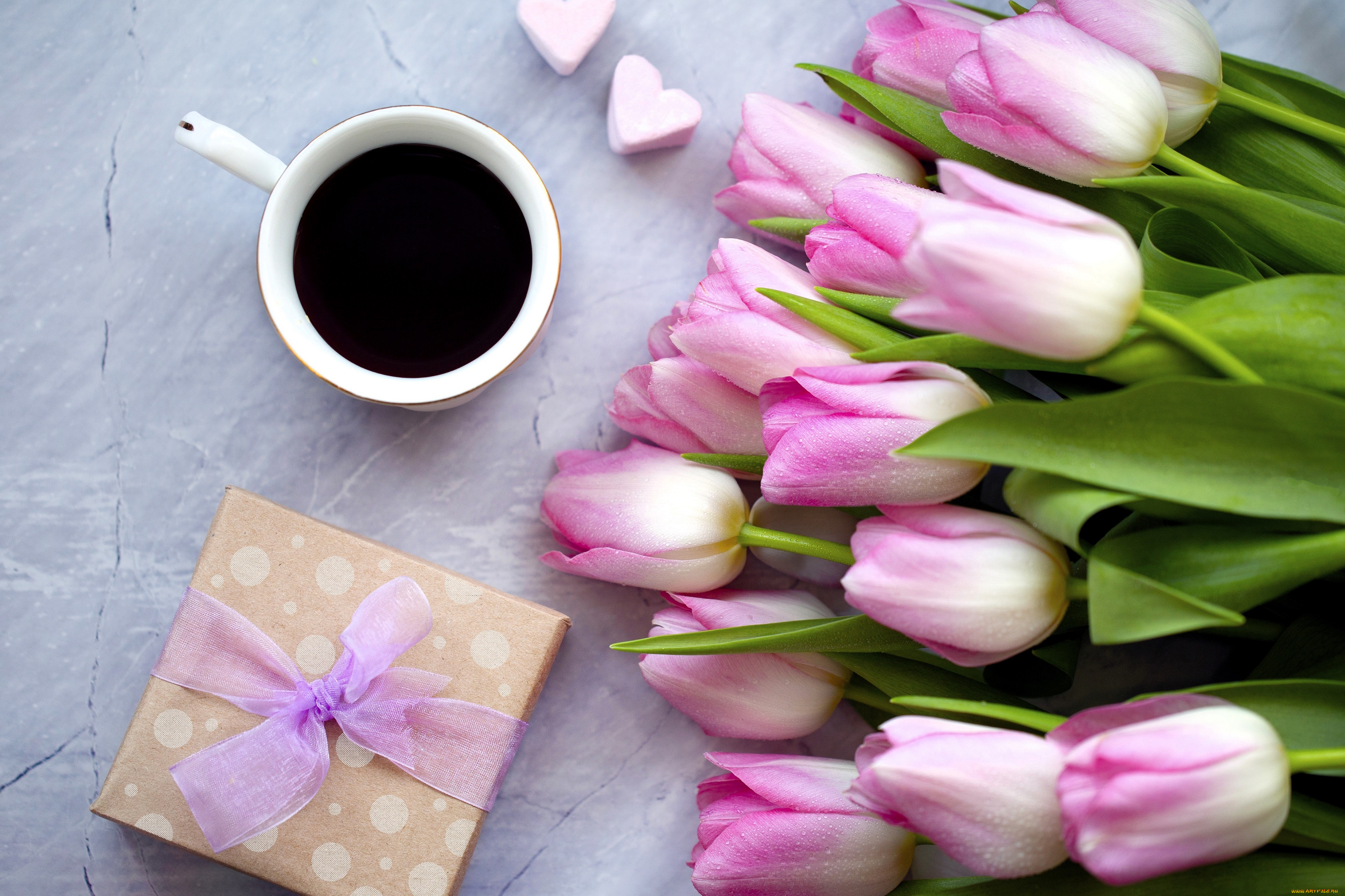 праздничные, день, святого, валентина, , сердечки, , любовь, сердечки, чашка, кофе, подарок, коробка, тюльпаны, букет, цветы