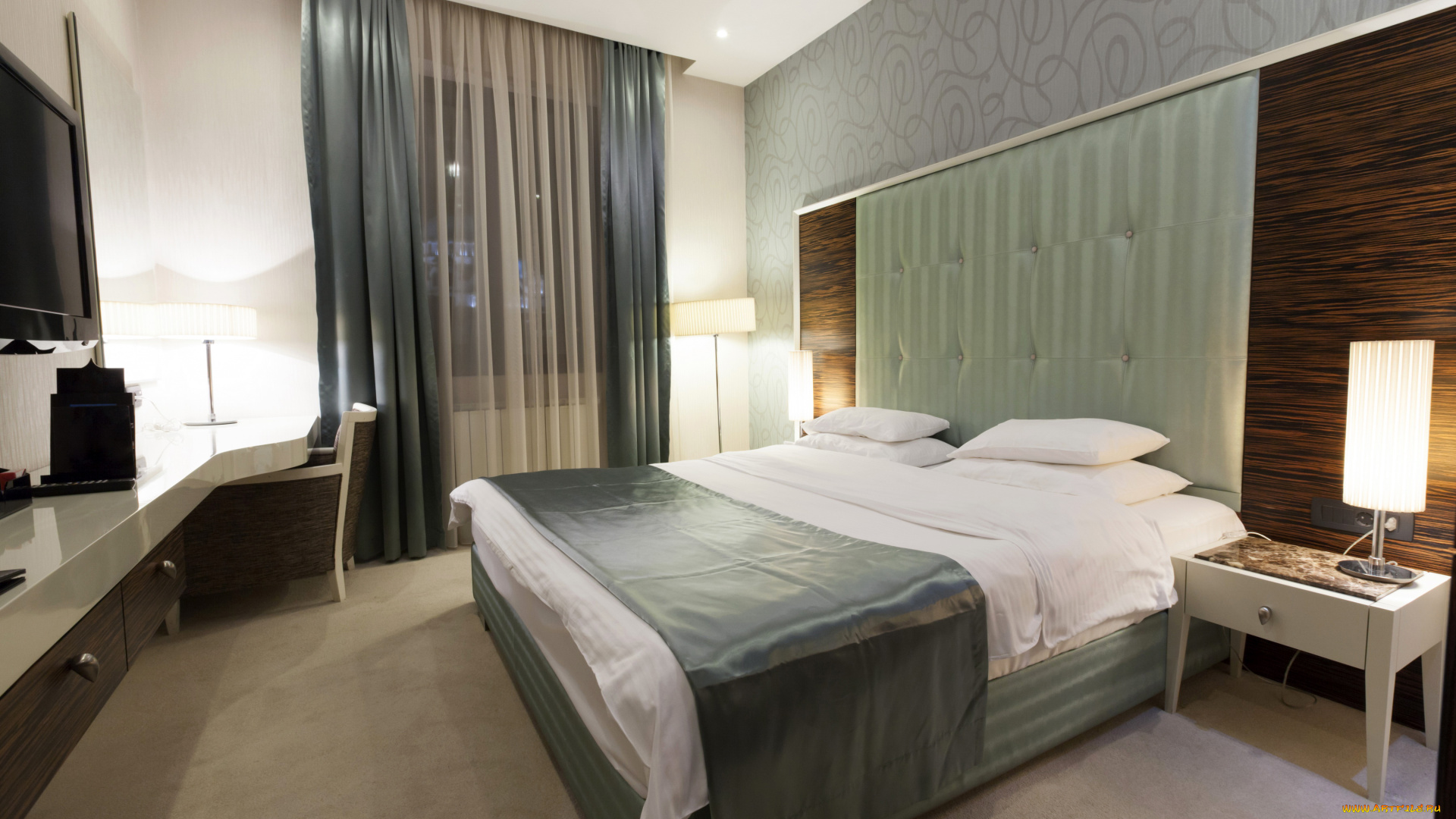 интерьер, спальня, кровать, лампа, шторы