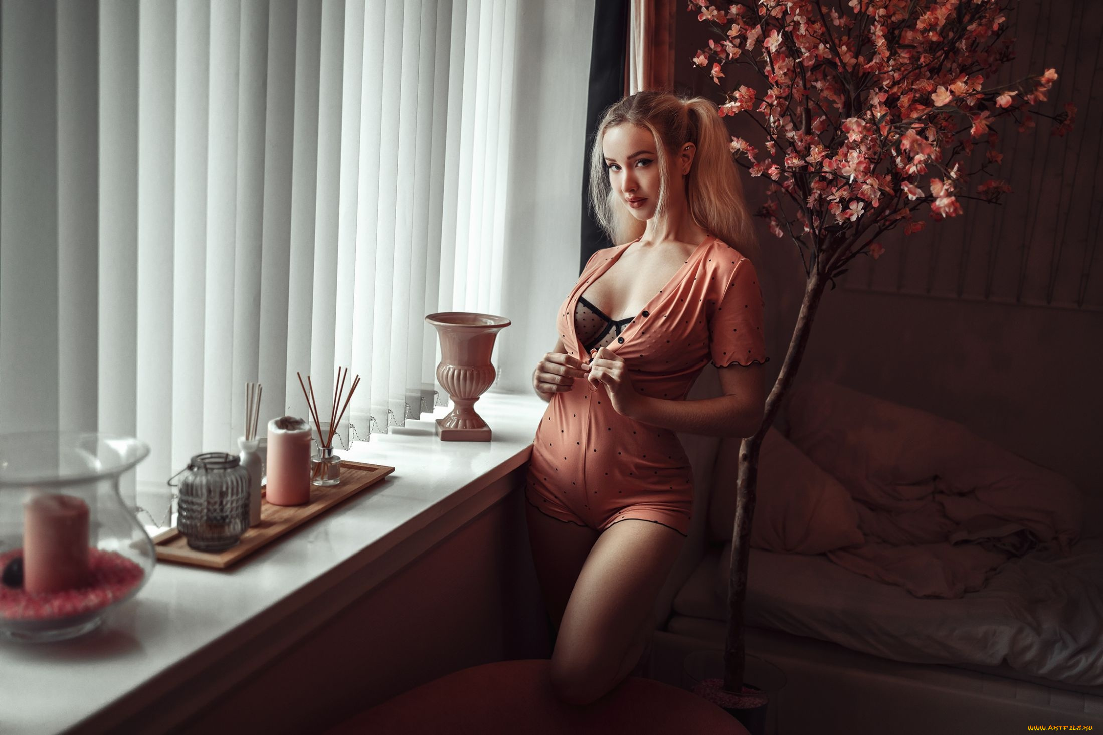 бестия, девушки, -, блондинки, , светловолосые, девушка, женщина, блондинка, светловолосая, сексуальная, модель, звезда, позирует, разная, обувь, верхняя, стильная, одежда, нижнее, эротическое, бельё, трусы, лифчик, колготки, чулки, аксессуары, макияж, и, множество, элементов, на, фотографии