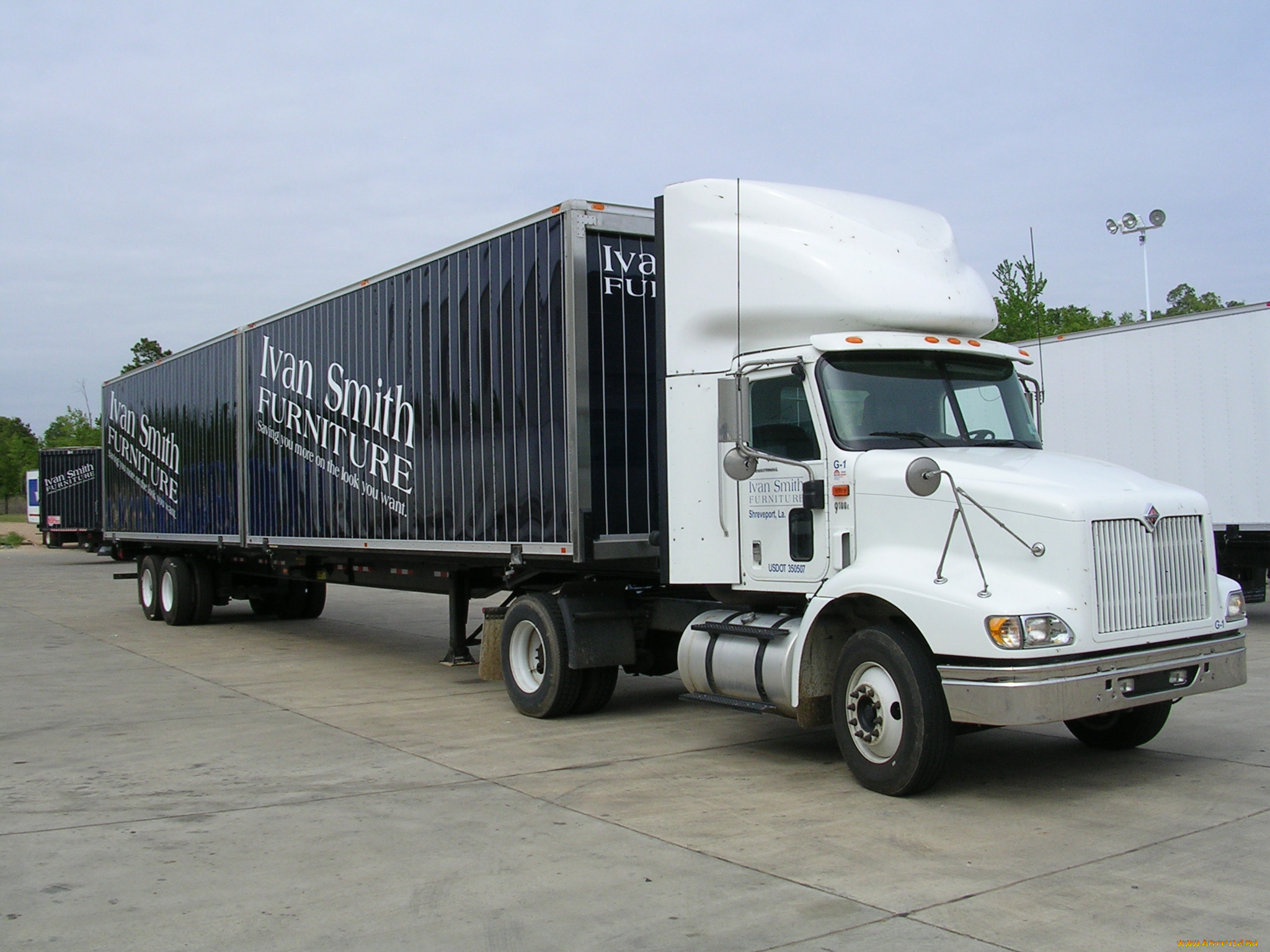 автомобили, international