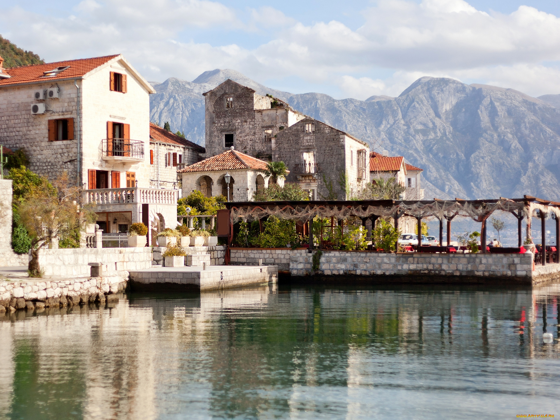 города, -, здания, , дома, водоем, горы, дома