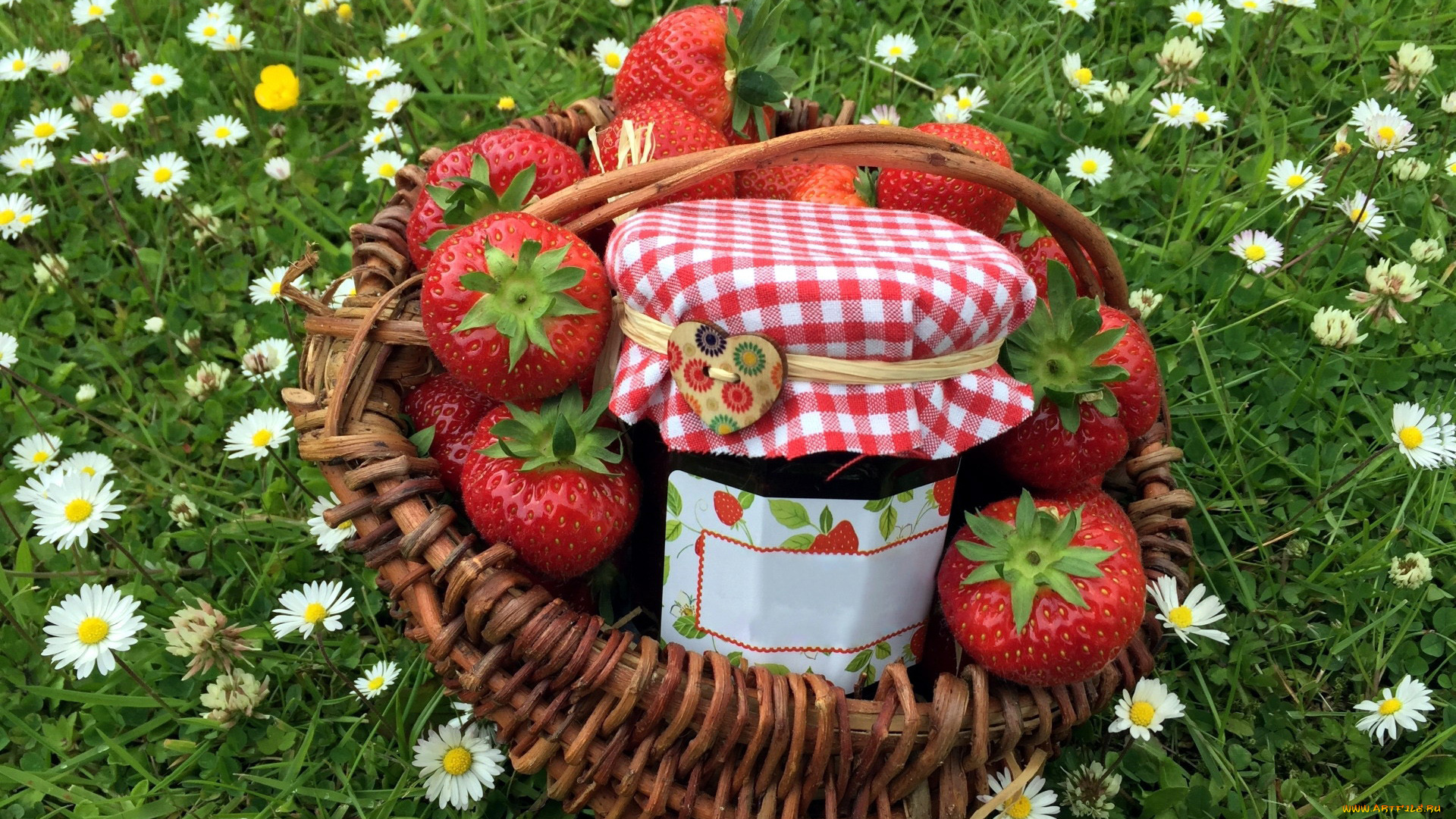 еда, клубника, , земляника, ягоды, корзинка, ромашки, джем