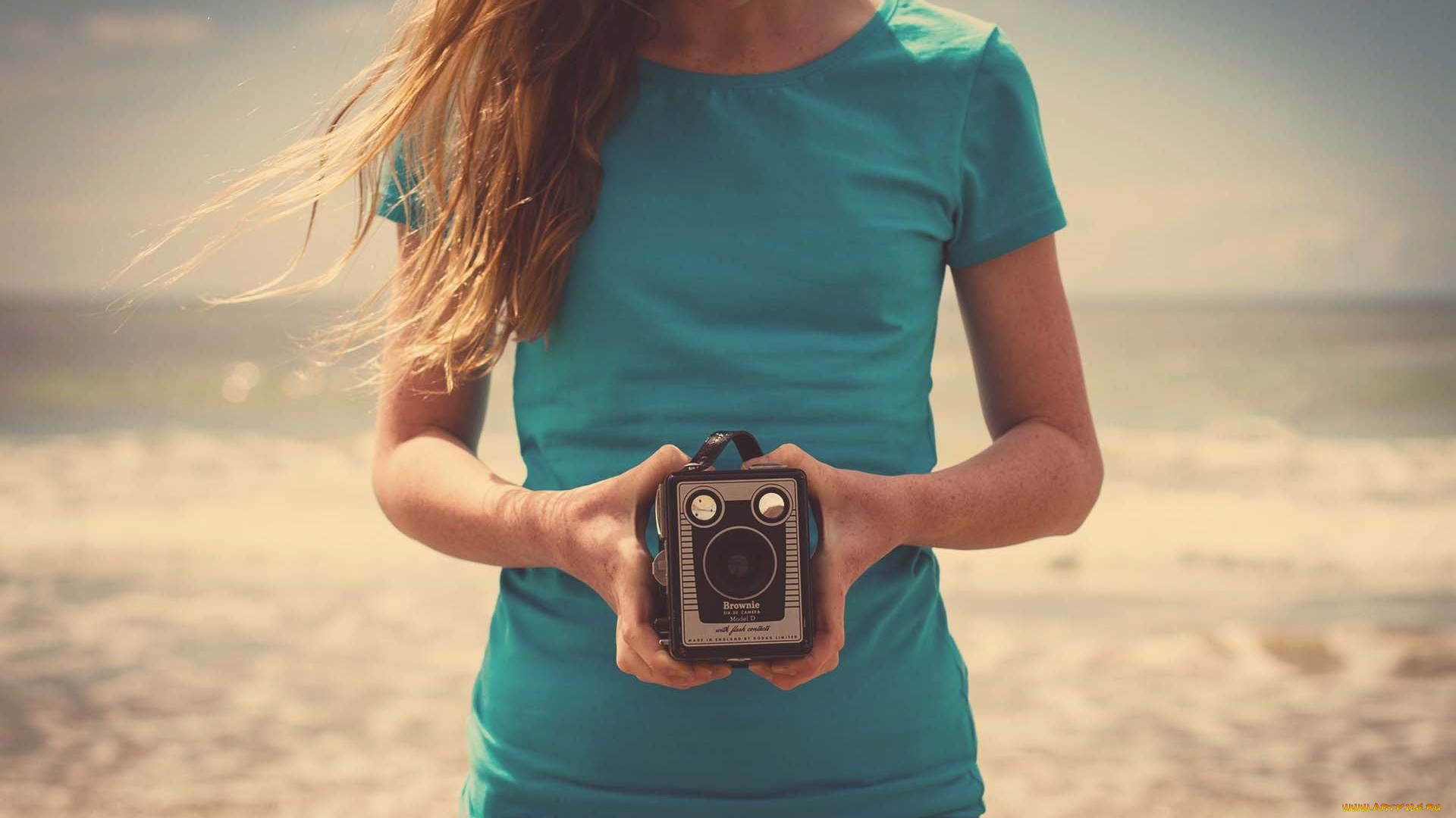 разное, руки, футболка, ретро, девушка, камера