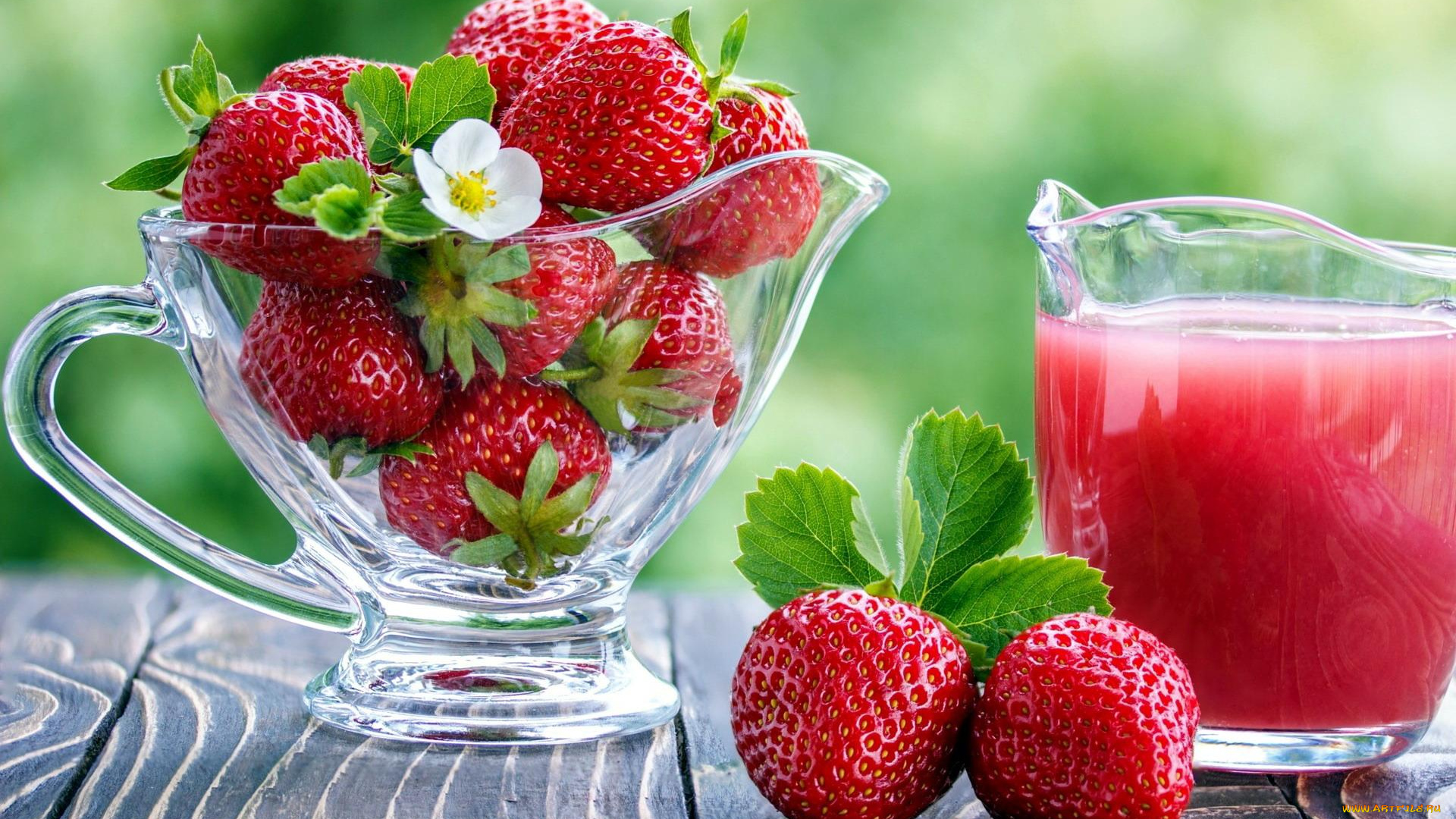 еда, клубника, , земляника, лист, стол, цветок, сок, кувшин, стакан, ягоды