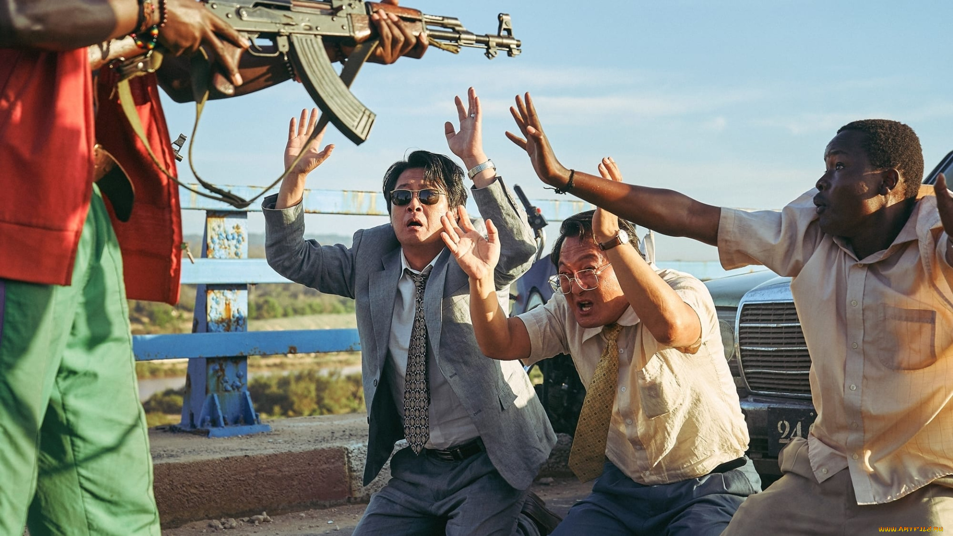 escape, from, mogadishu, , , 2021, , кино, фильмы, escape, from, mogadishu, побег, из, могадишо, история, боевик, mogadisyu, военный, драма, кадры, фильма