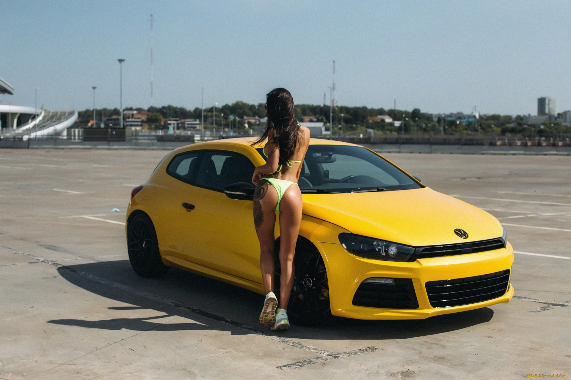 девушка, и, авто, автомобили, -авто, с, девушками, девушка, женщина, брюнетка, темноволосая, сексуальная, модель, звезда, позирует, разная, обувь, верхняя, стильная, одежда, нижнее, эротическое, бельё, трусы, лифчик, колготки, чулки, аксессуары, макияж, и, множество, элементов, на, фотографии