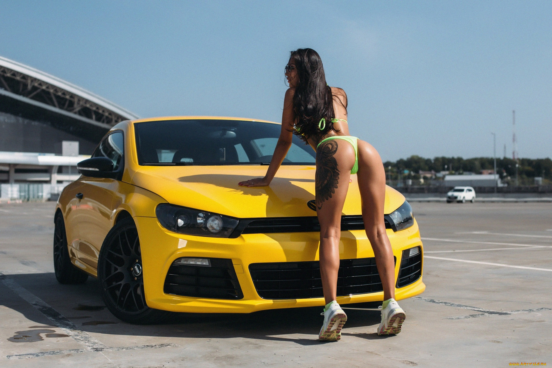 девушка, и, авто, автомобили, -авто, с, девушками, девушка, женщина, брюнетка, темноволосая, сексуальная, модель, звезда, позирует, разная, обувь, верхняя, стильная, одежда, нижнее, эротическое, бельё, трусы, лифчик, колготки, чулки, аксессуары, макияж, и, множество, элементов, на, фотографии