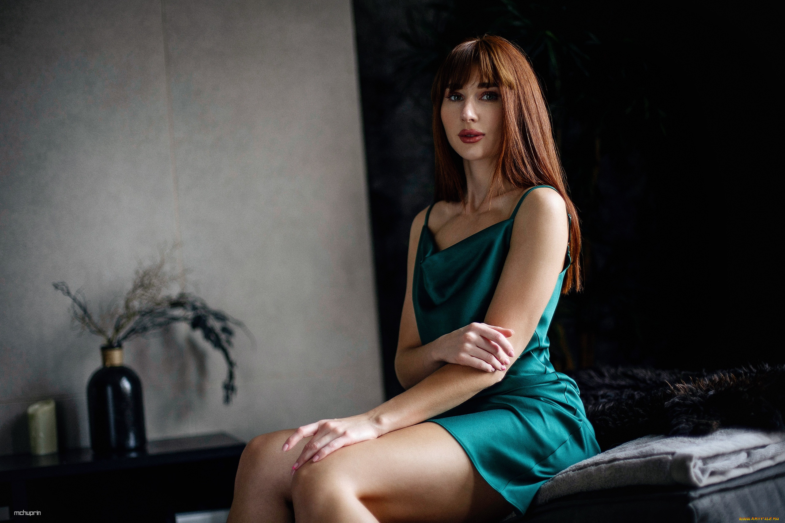 ника, сбродова, девушки, девушка, женщина, шатенка, темноволосая, сексуальная, модель, звезда, позирует, разная, обувь, верхняя, стильная, одежда, нижнее, эротическое, бельё, трусы, лифчик, колготки, чулки, аксессуары, макияж, и, множество, элементов, на, фотографии