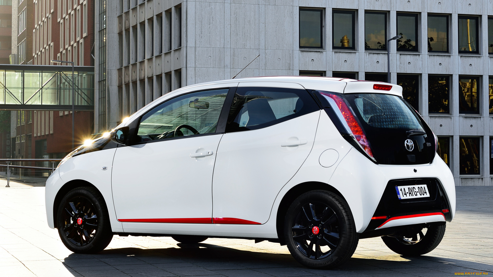 автомобили, toyota, 2014г, светлый, 5-door, x-cite, aygo