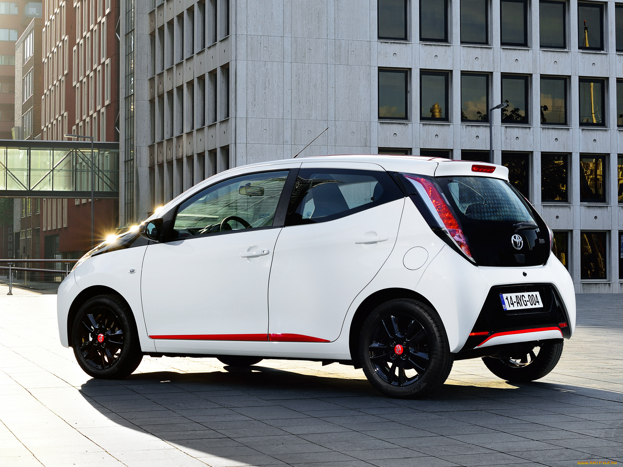 автомобили, toyota, 2014г, светлый, 5-door, x-cite, aygo