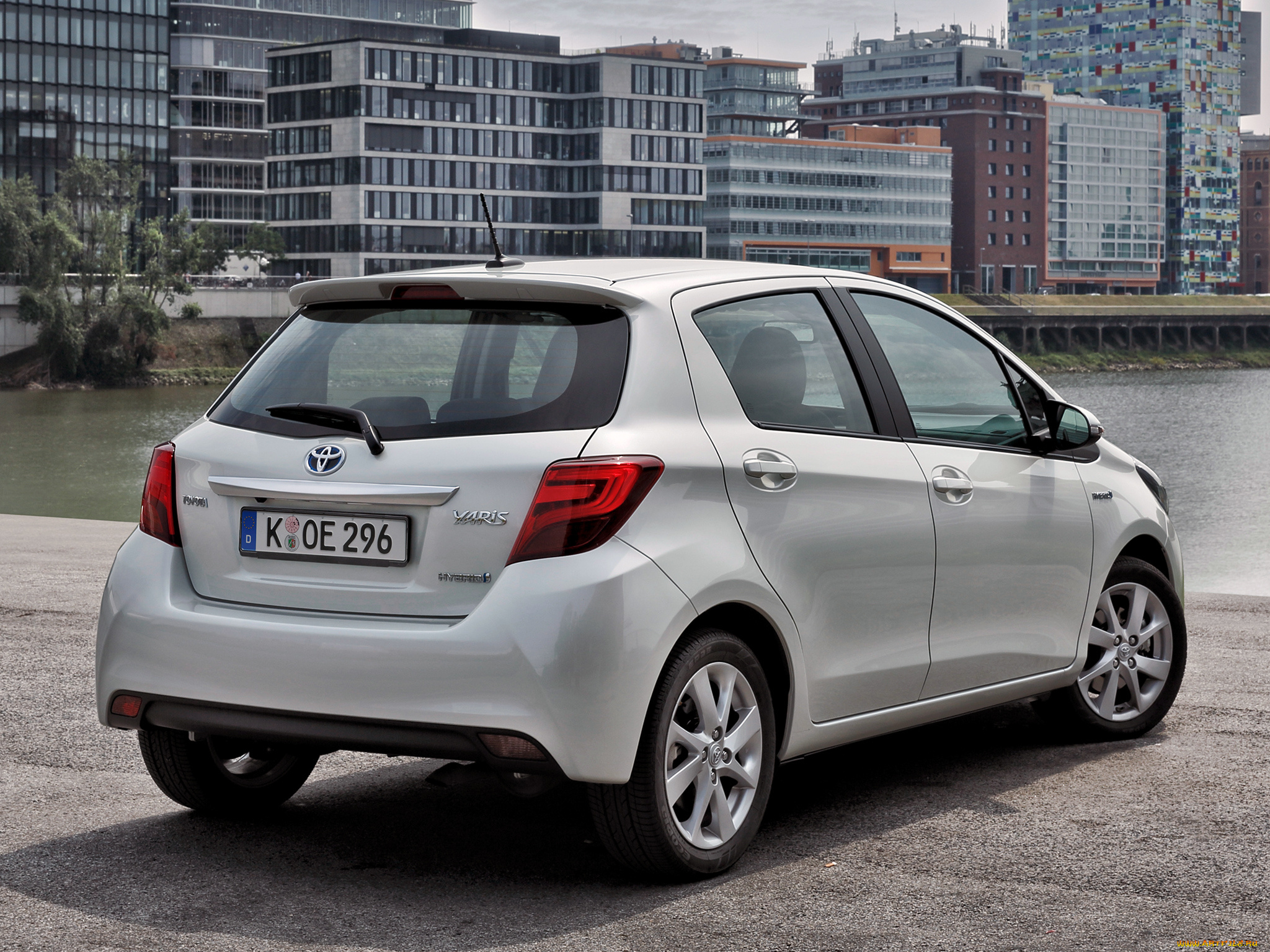 автомобили, toyota, светлый, yaris, hybrid, 2014г