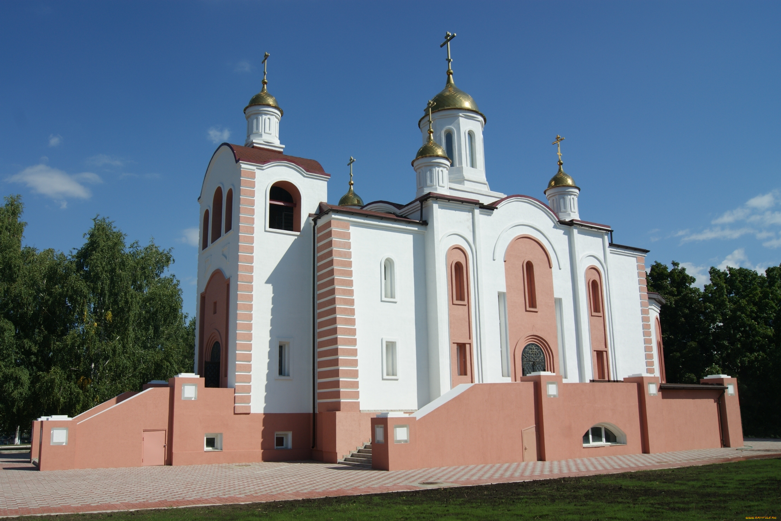 храм, во, имя, святого, великомученика, и, целителя, пантелеимона, города, -, православные, церкви, , монастыри, храм, трава, деревья, небо