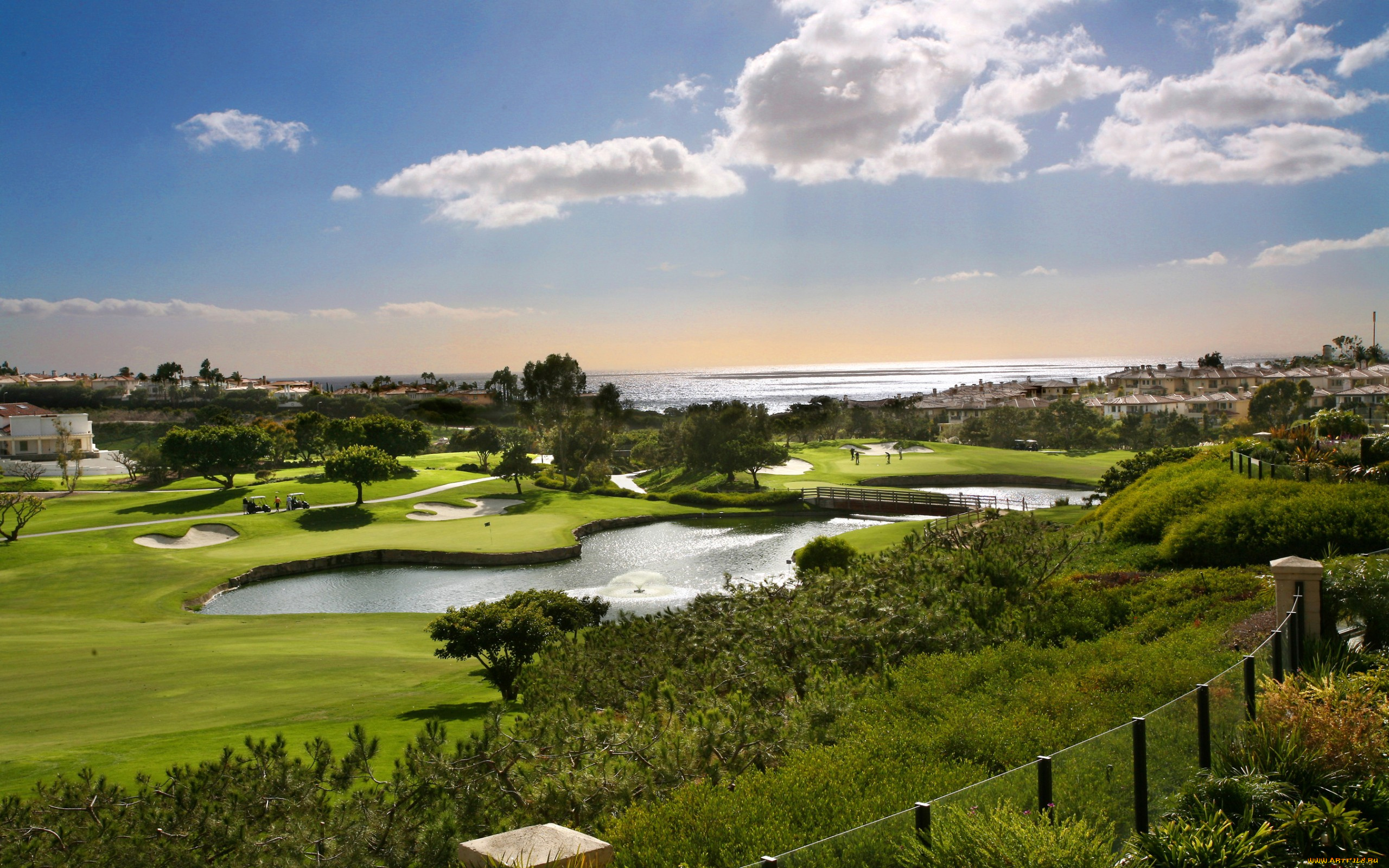 природа, реки, озера, небо, деревья, мост, побережье, море, niguel, shores, сша, поле, домики, пруд, гольф, газон, облака, солнце, горизонт