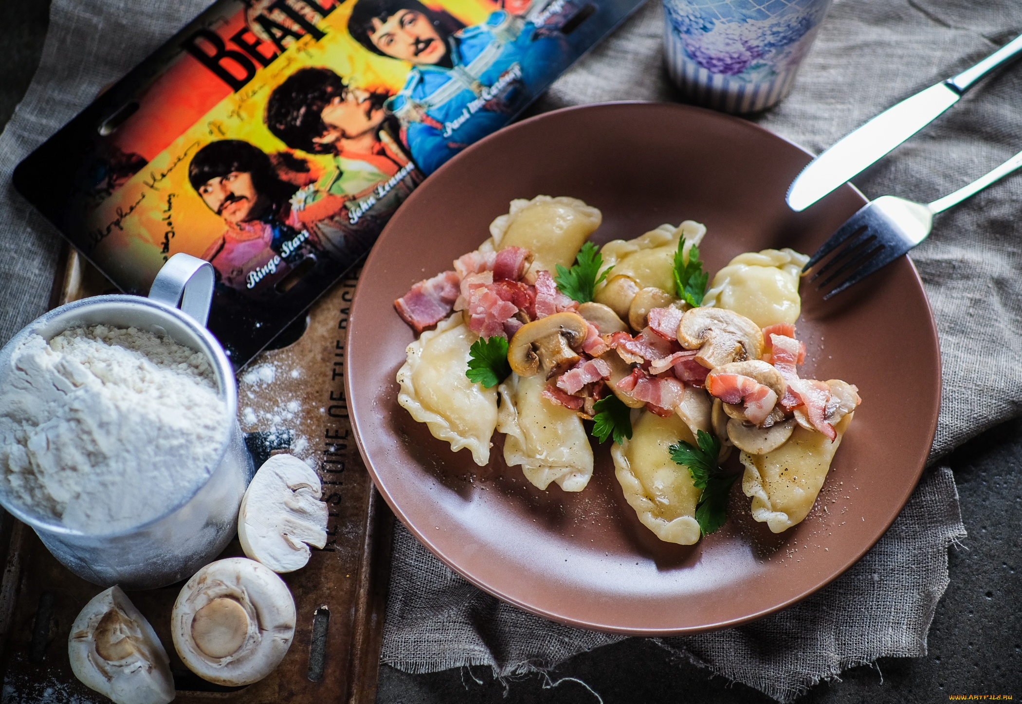 еда, пельмени, , манты, , вареники, грибы, шкварки, вареники