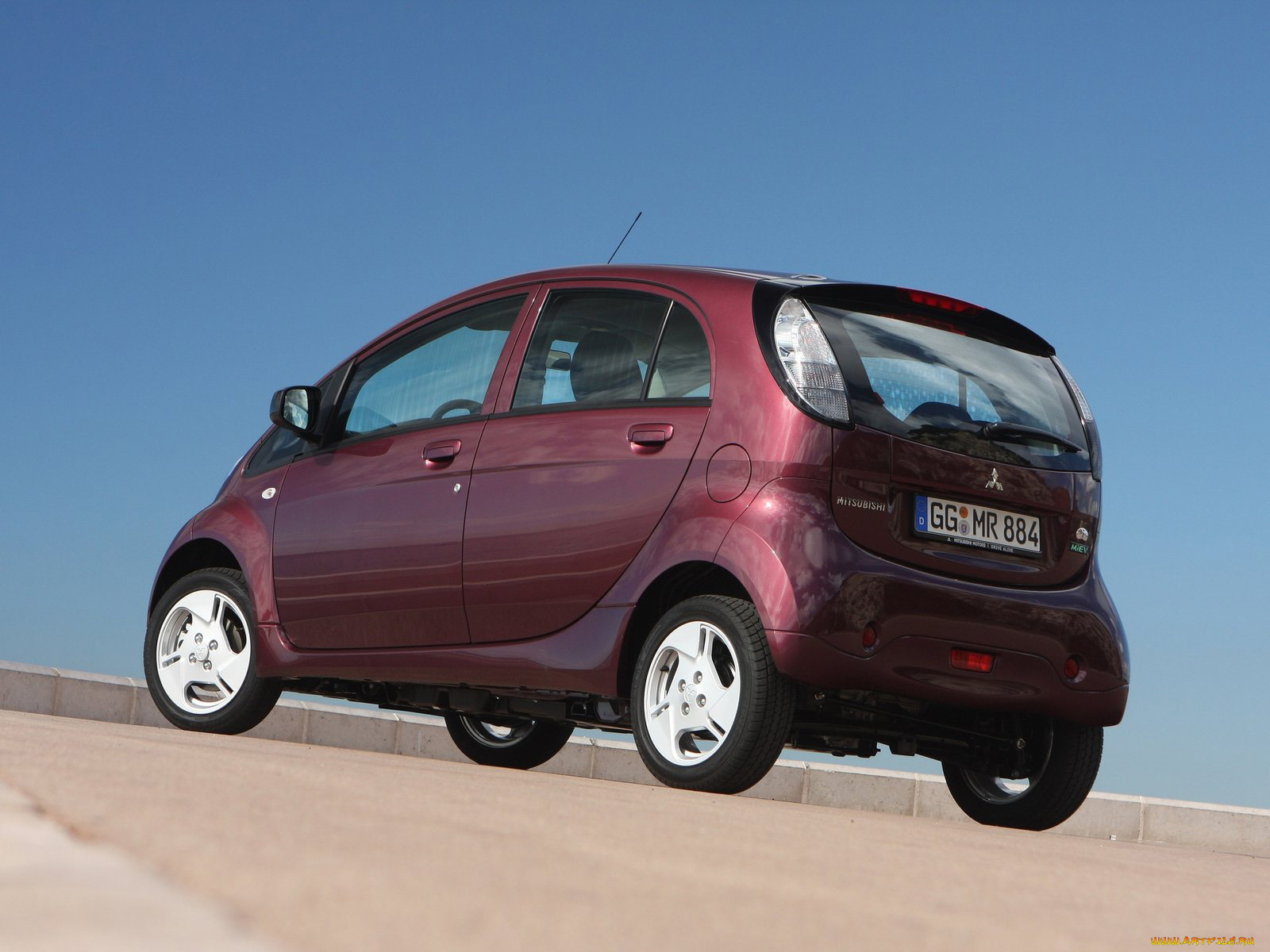 автомобили, mitsubishi