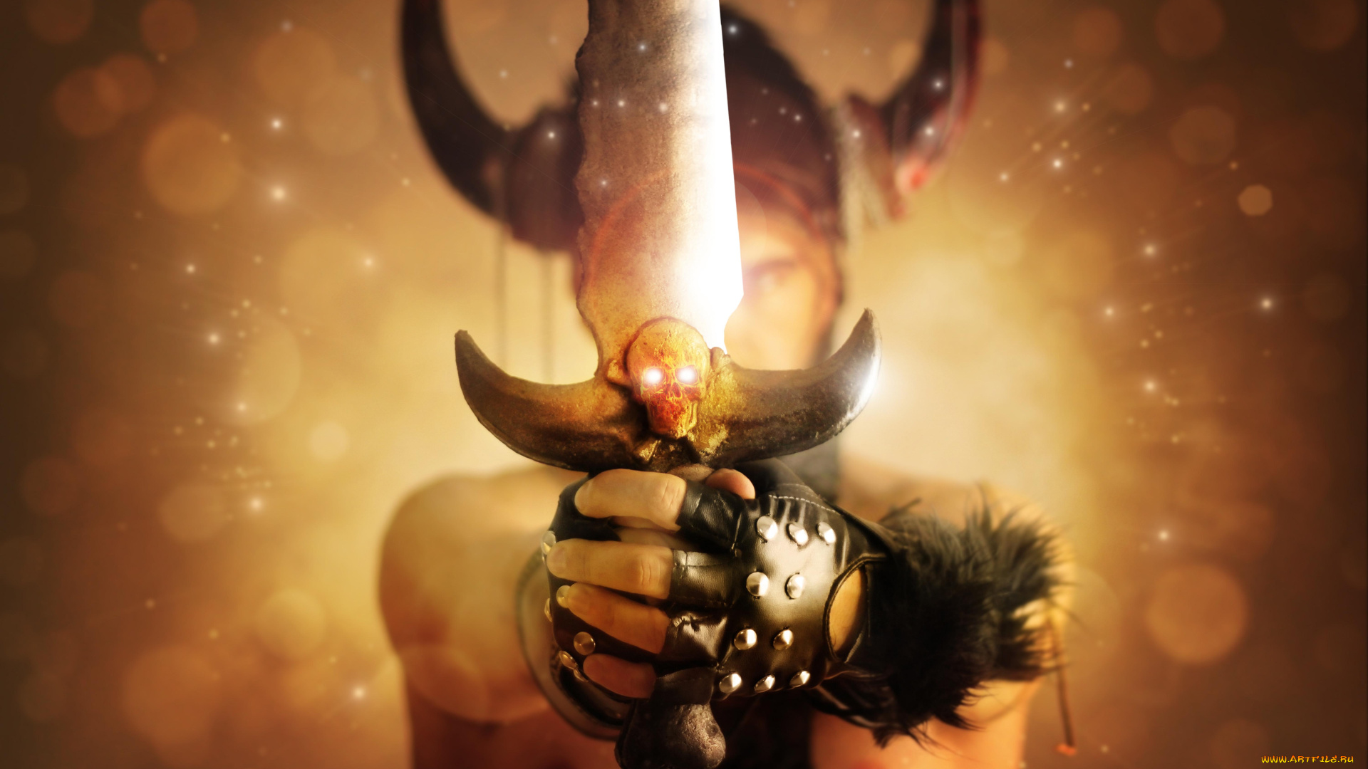 фэнтези, фотоарт, воин, торс, руки, меч, череп, перчатки, шлем, рога