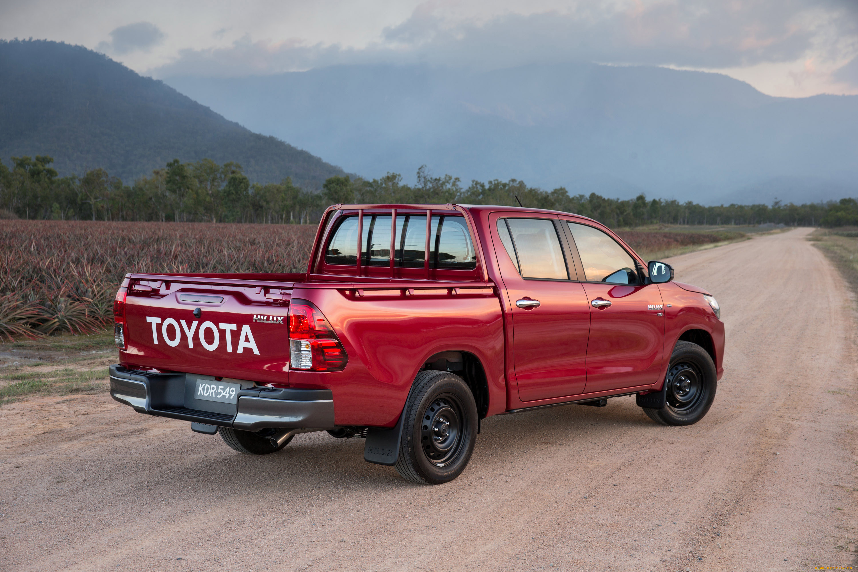 автомобили, toyota, 4x2, красный, cab, double, hilux, sr, au-spec, 2015г