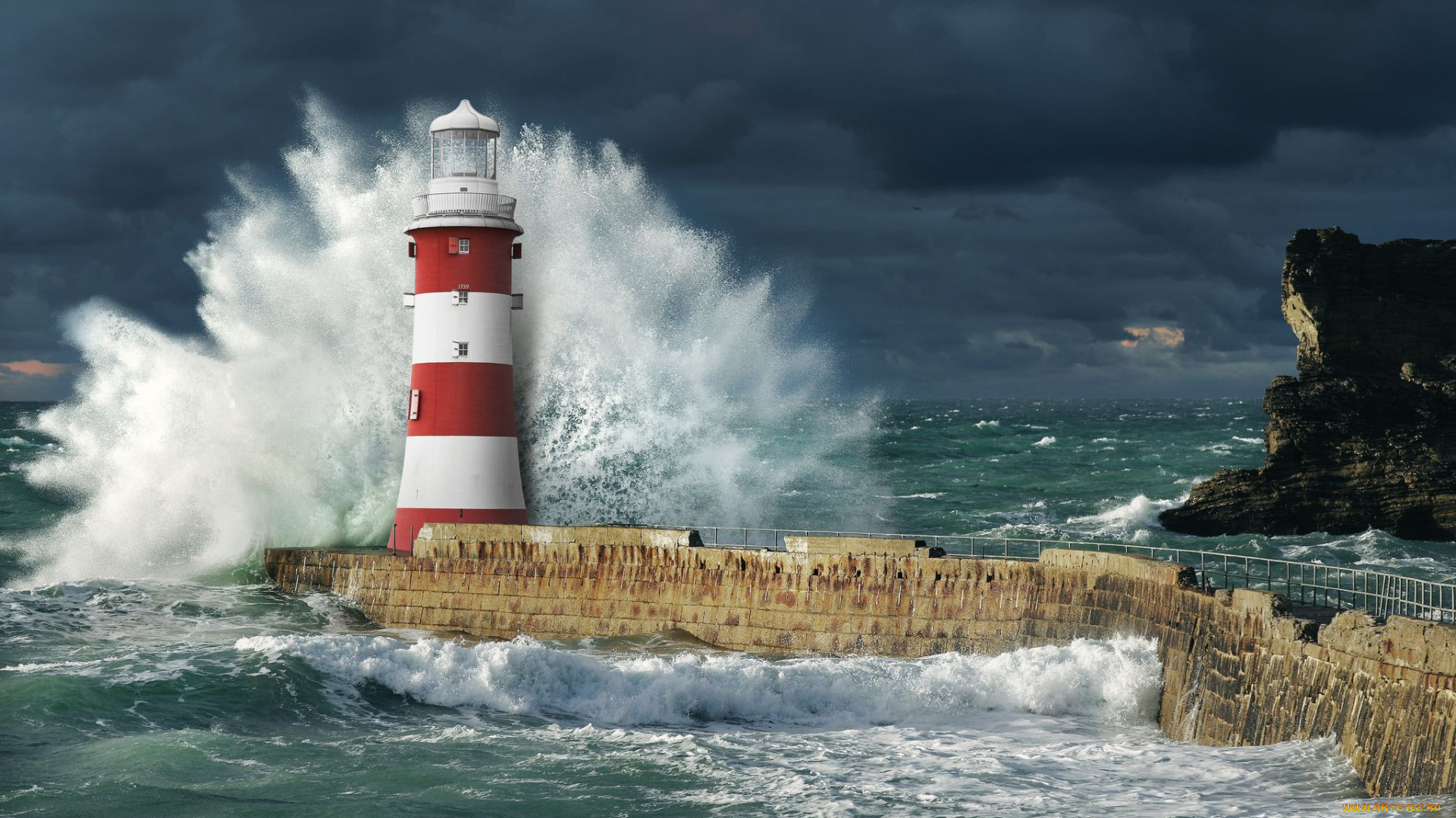природа, маяки, маяк, шторм, волна, буря, брызги, мощь, ураган, непогода, ветер, стихия, сила, океан, море, вода