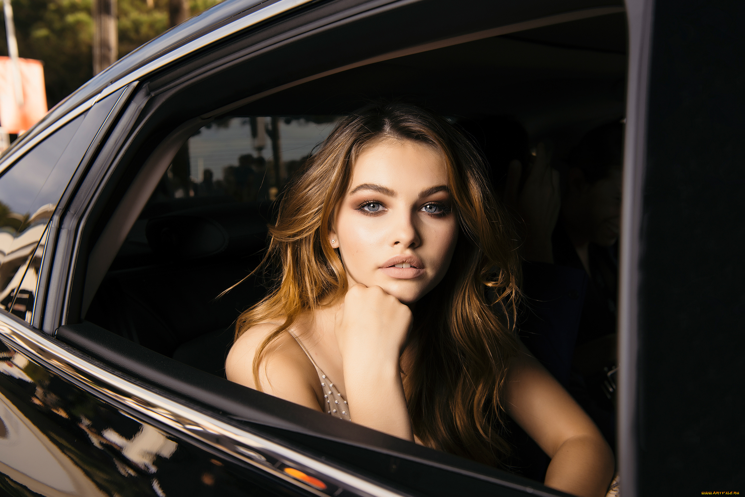thylane, blondeau, девушки, thylane, blondeau, автомобиль, авто, салон, шатенка, девушка, модель, актриса, франция, француженка, красотка, сексуальная, поза, взгляд, макияж