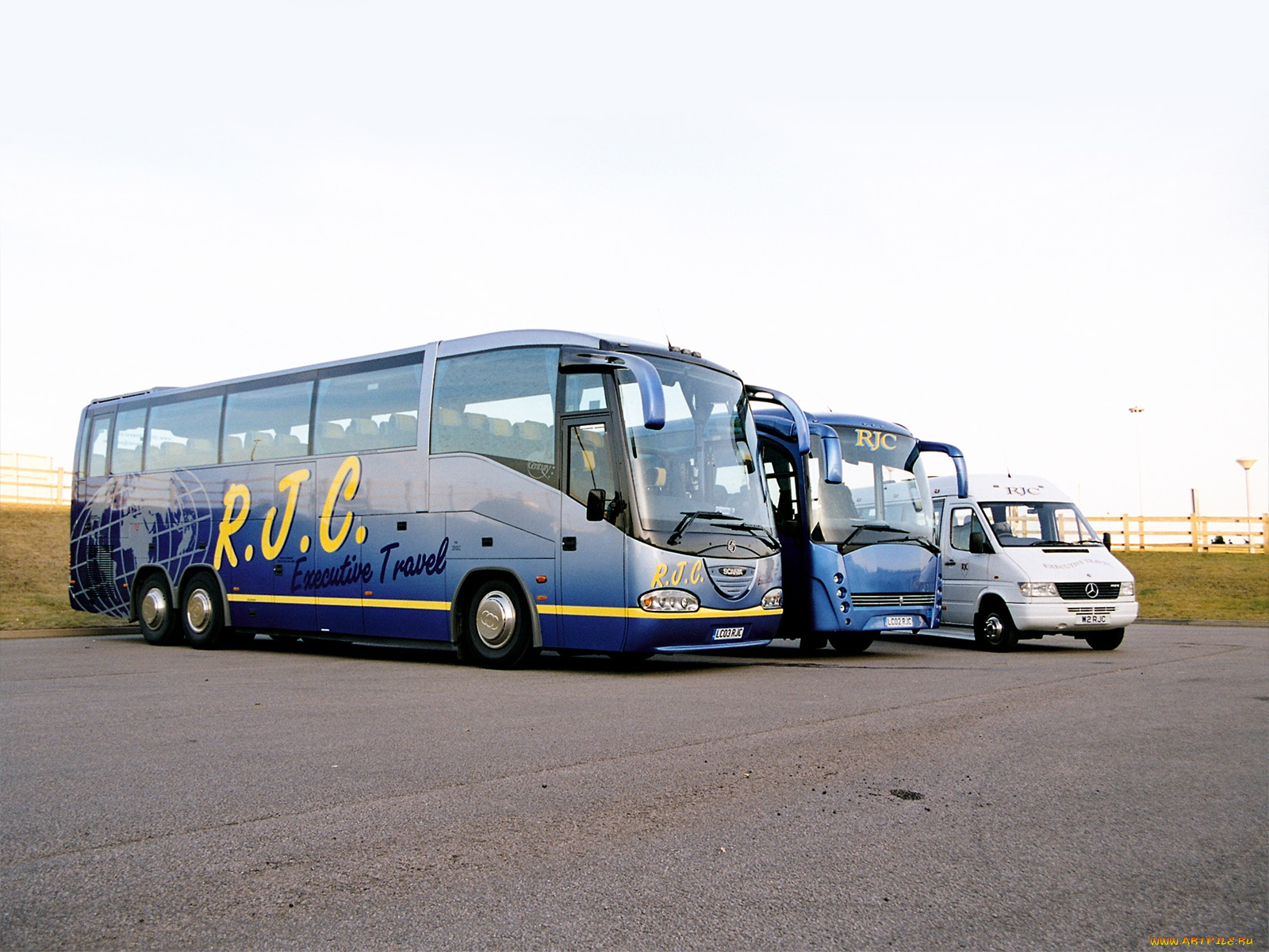 автомобили, автобусы