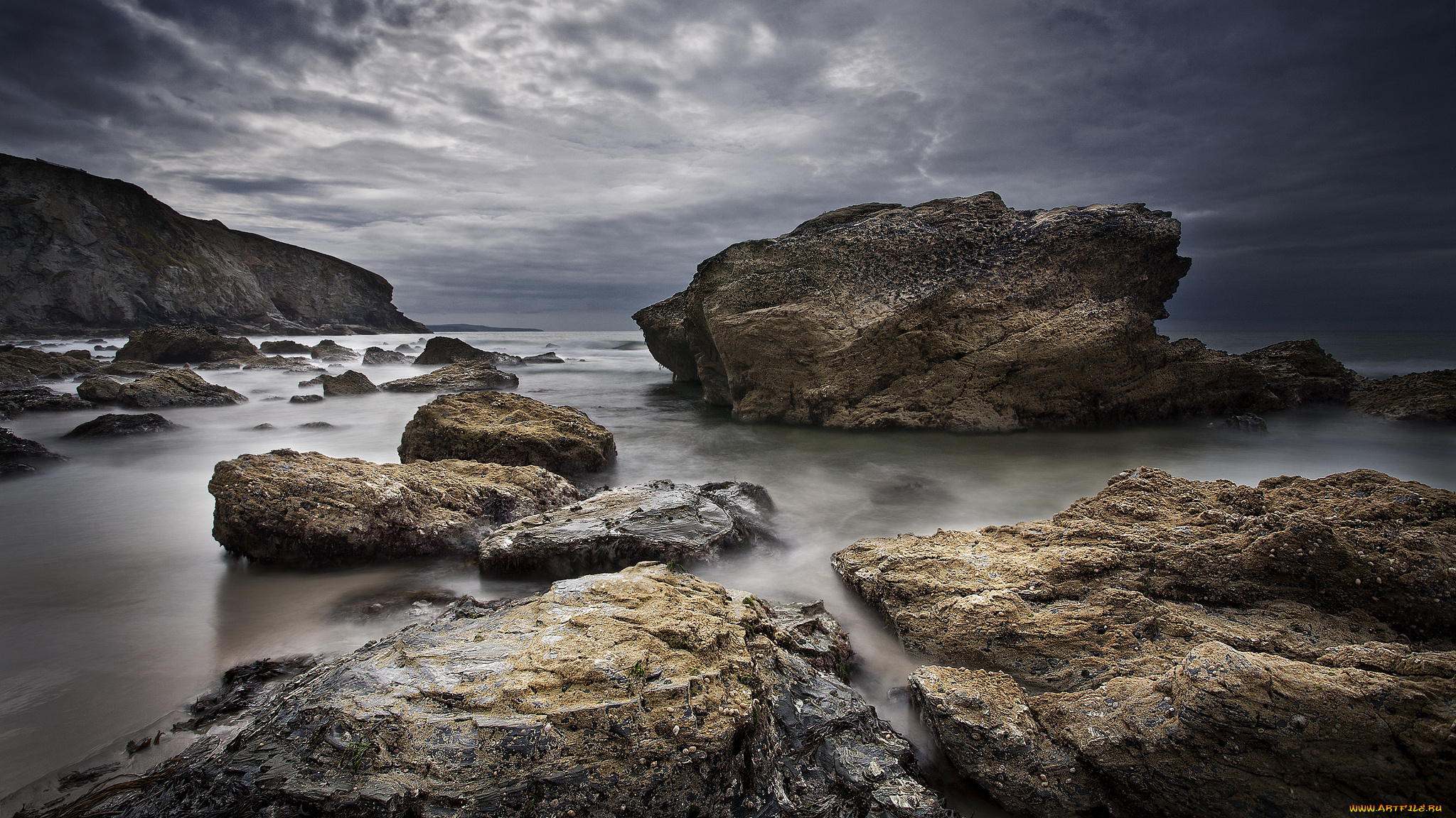 природа, побережье, камни, скалы, океан, сумрак, тучи