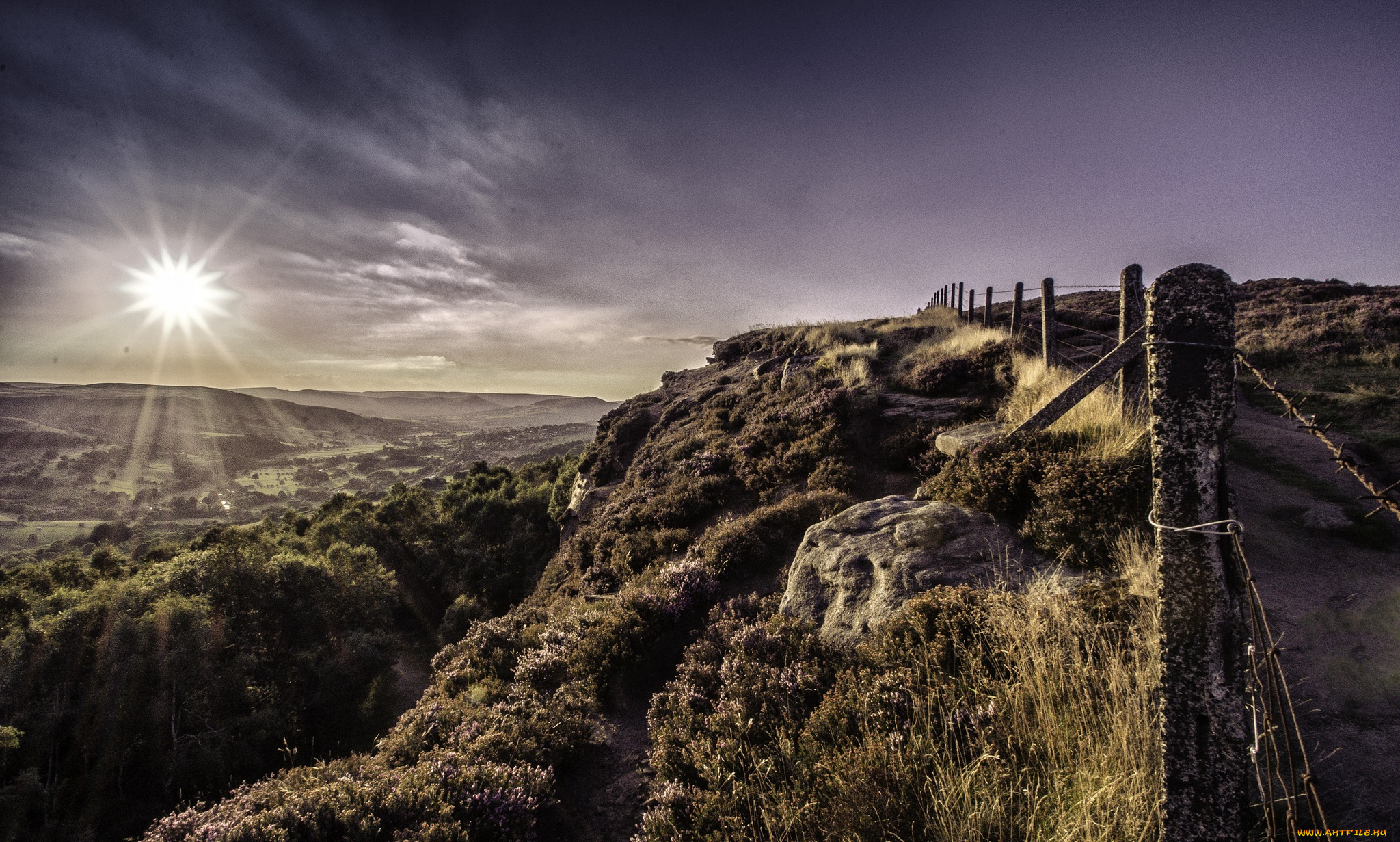 природа, дороги, панорама, палящее, солнце, ограда, горы, лес, тропинка